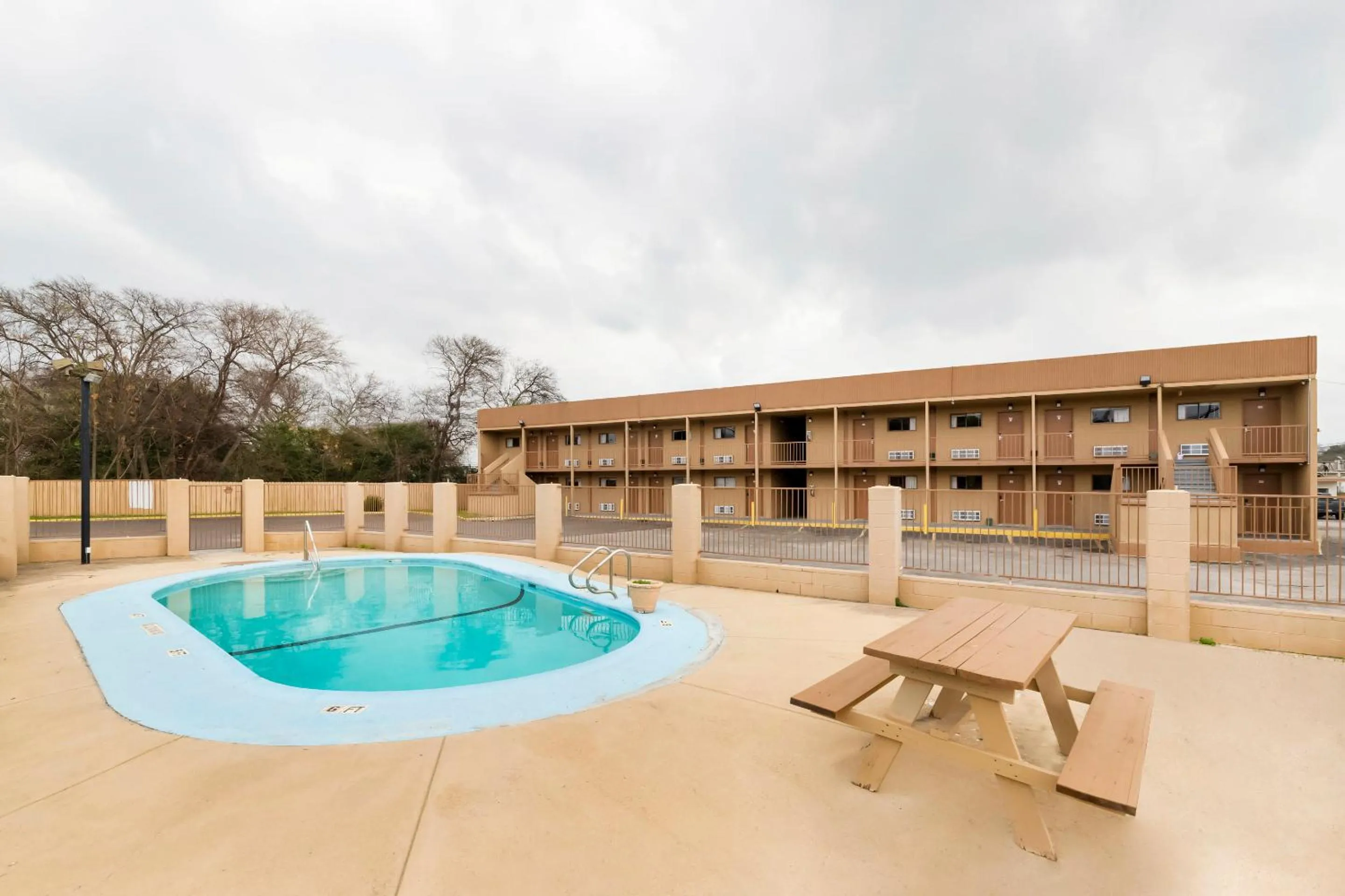 Swimming pool in Oyo Hotel San Antonio Lackland AFB Seaworld Hwy 90 W