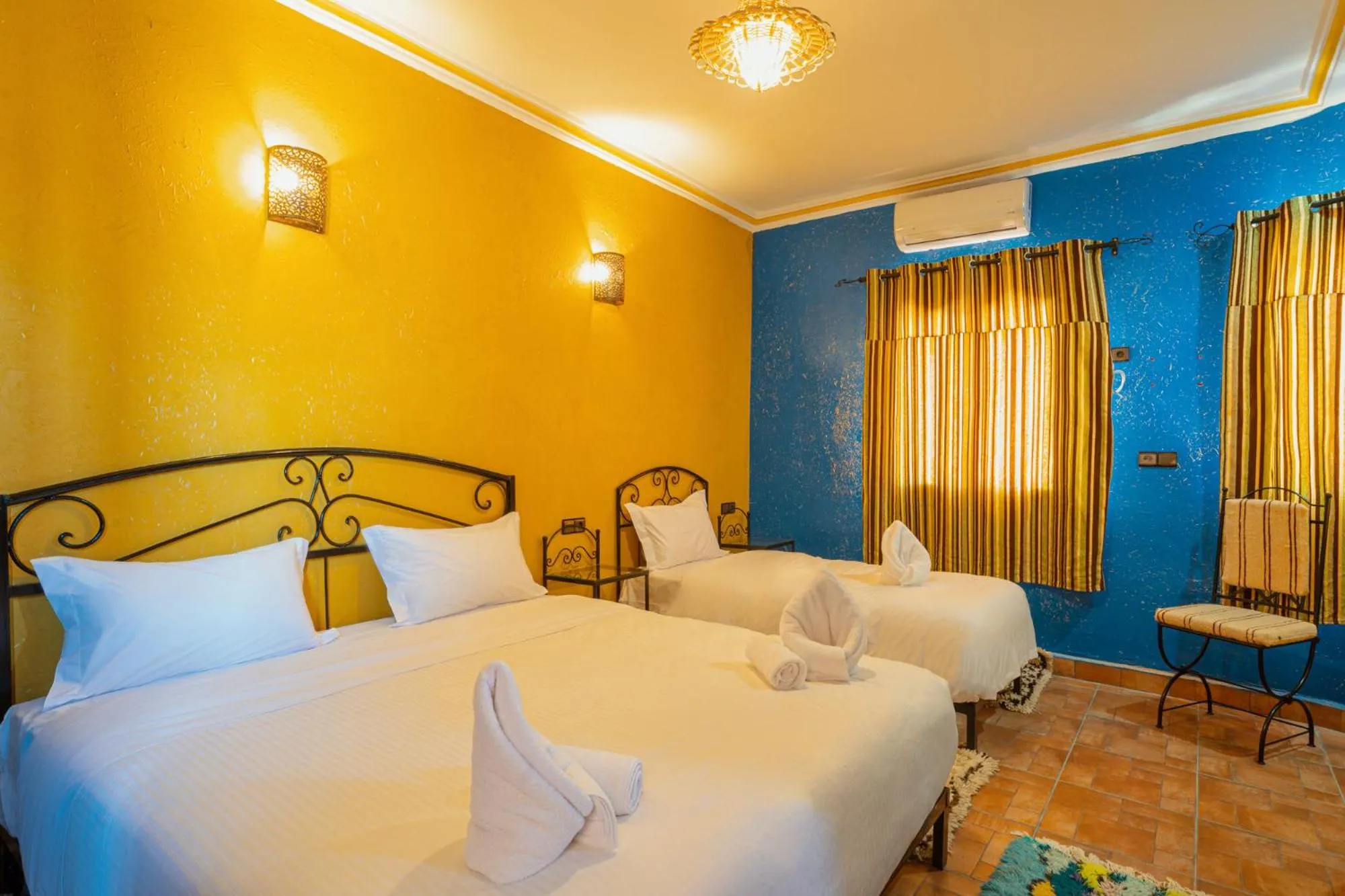 Bed in Kasbah Hotel Ziz Palace Rissani