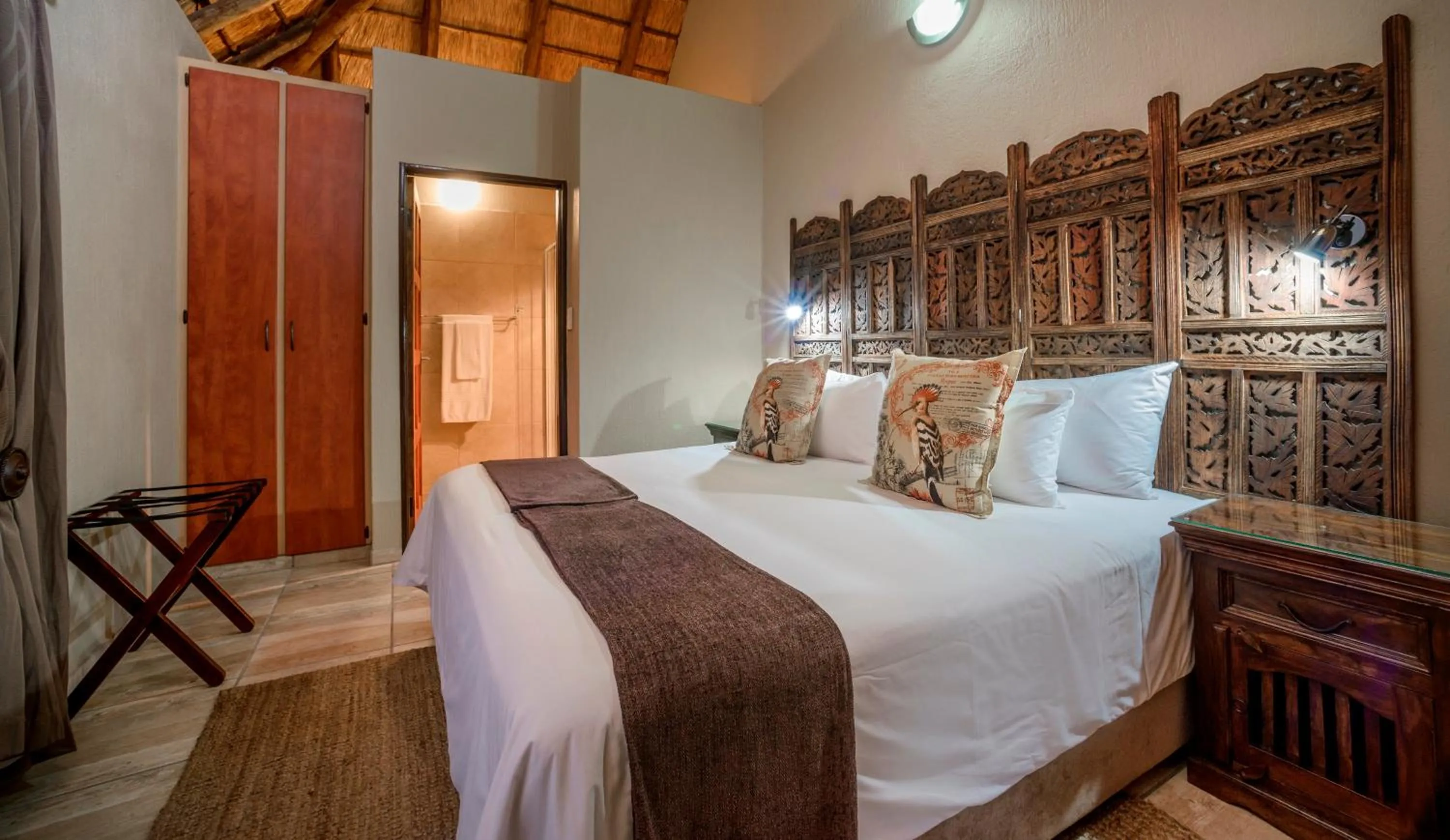 Bed in La Kruger Lifestyle Lodge - No Loadshedding