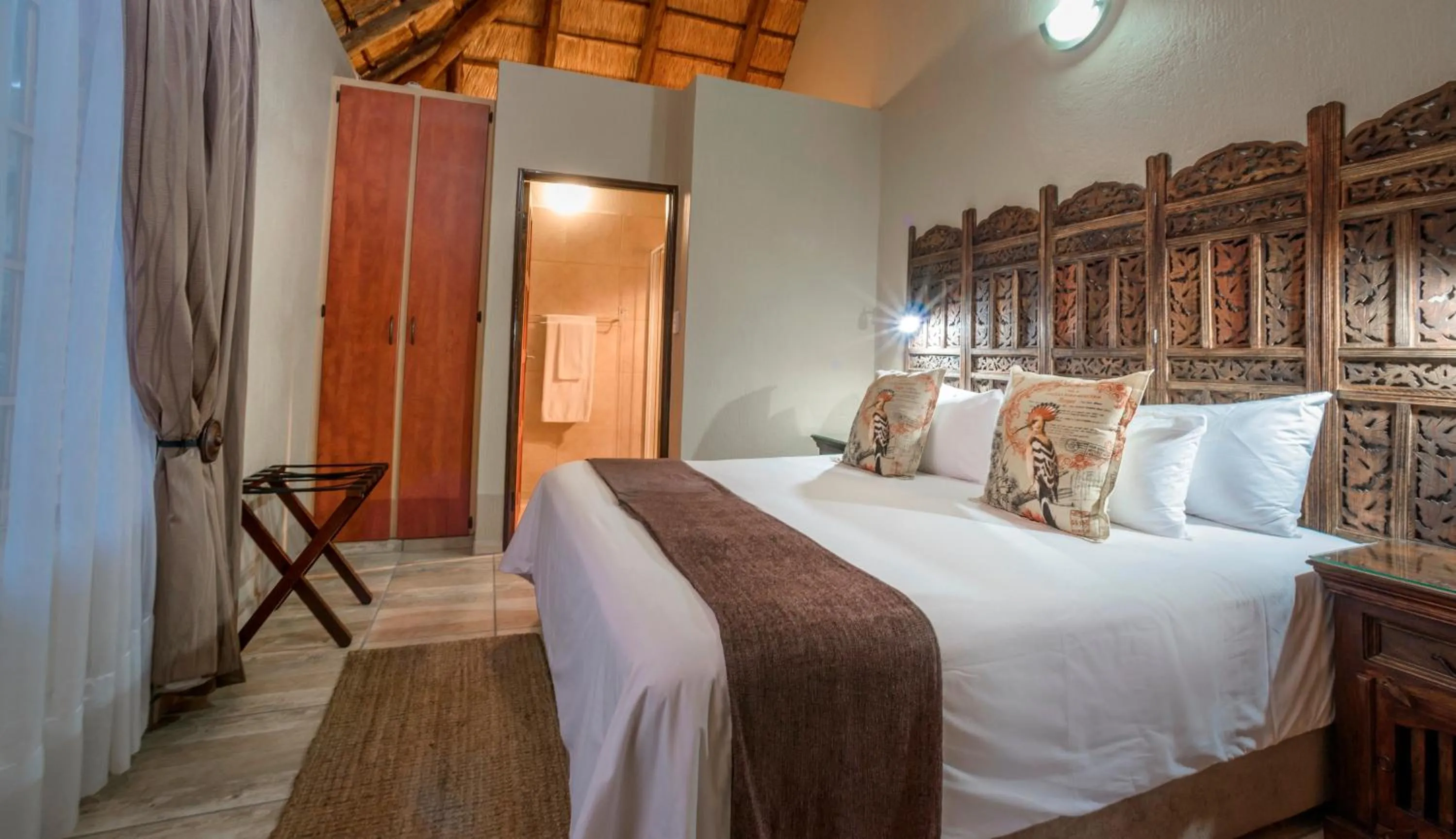 Bed in La Kruger Lifestyle Lodge - No Loadshedding