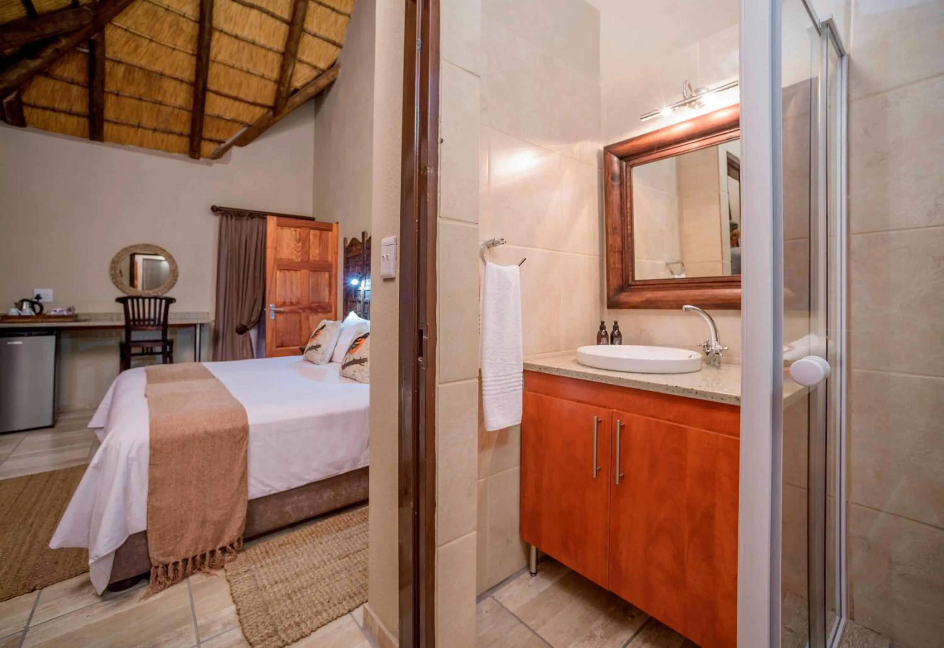 Bed in La Kruger Lifestyle Lodge - No Loadshedding