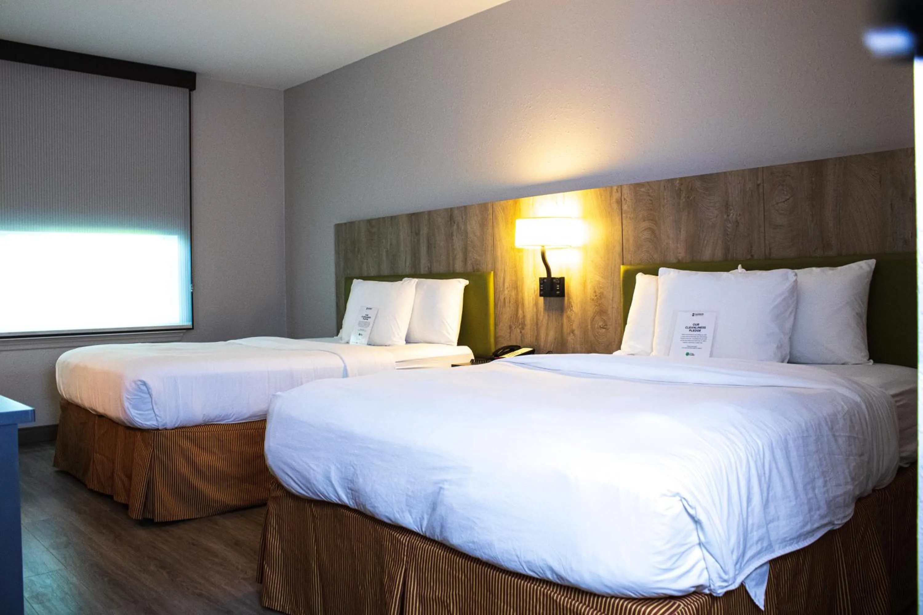 Bed in Country Inn & Suites by Radisson, Carlisle, PA