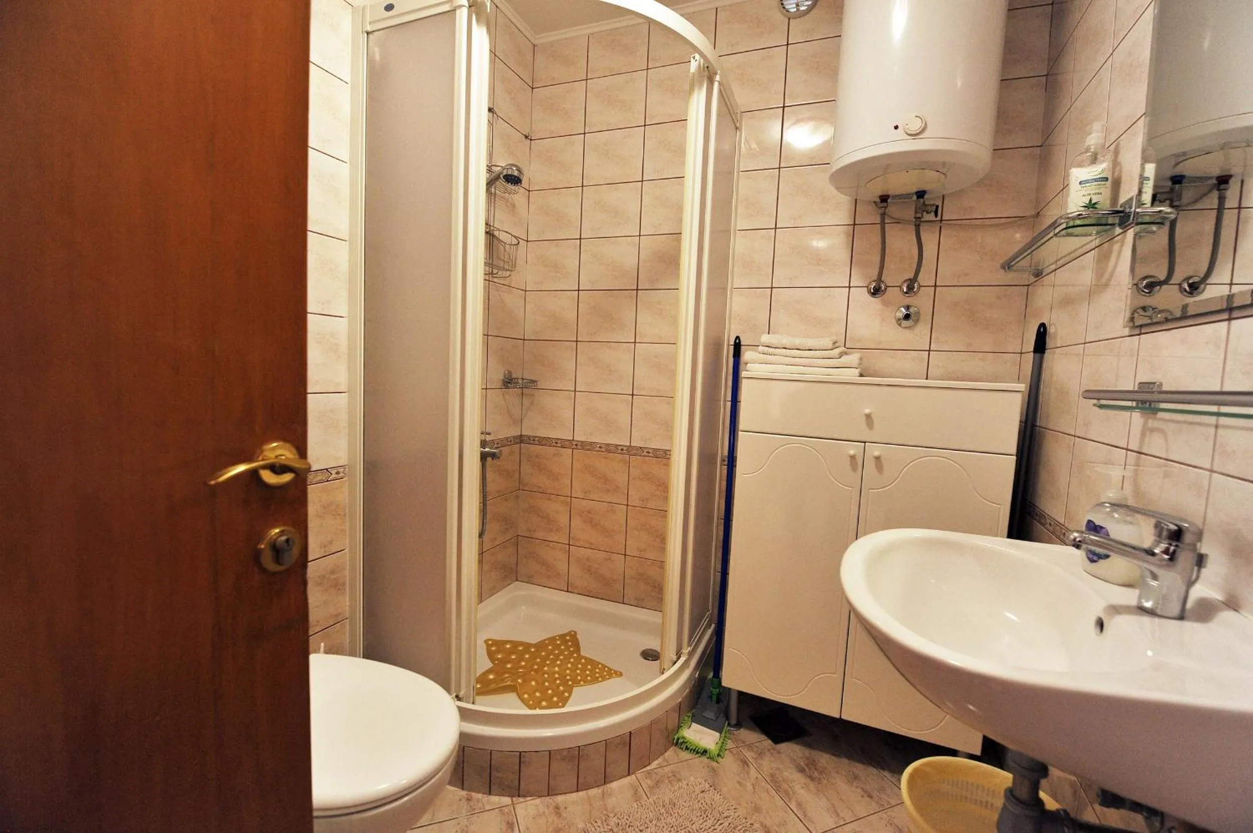 Kitchen or kitchenette in Villa Katarina