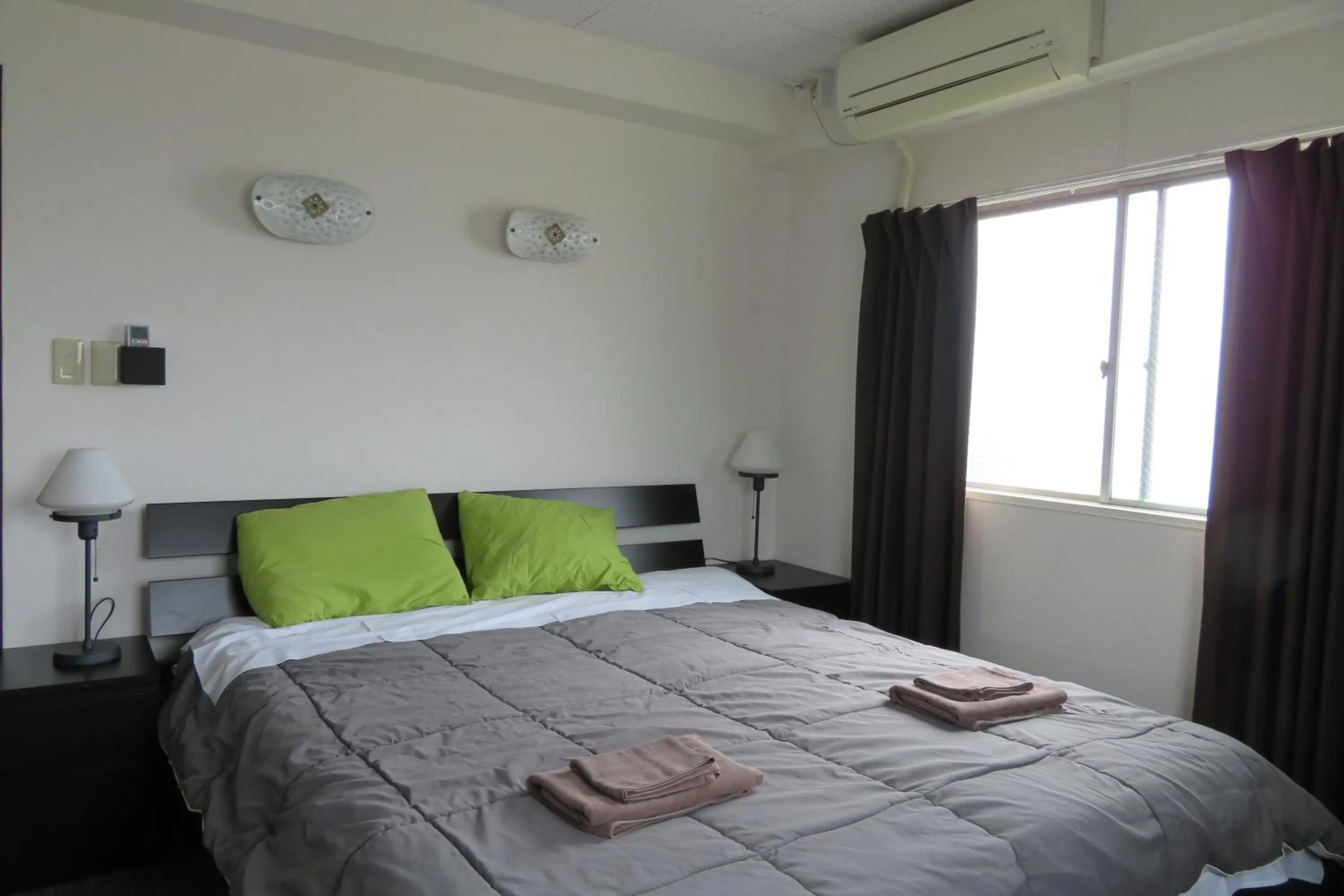 Photo of the whole room, Bed in Sea View Court Kobe