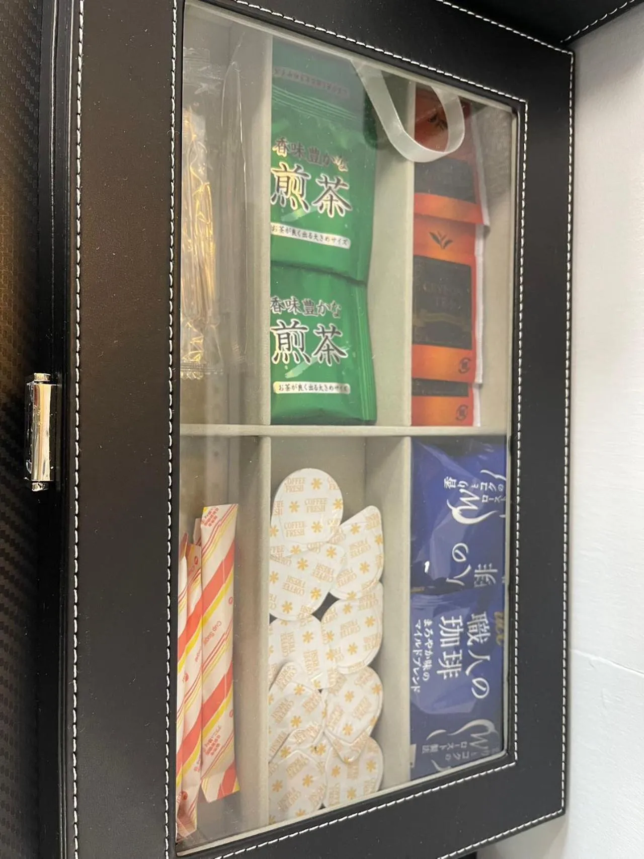 Coffee/tea facilities in Sea View Court Kobe