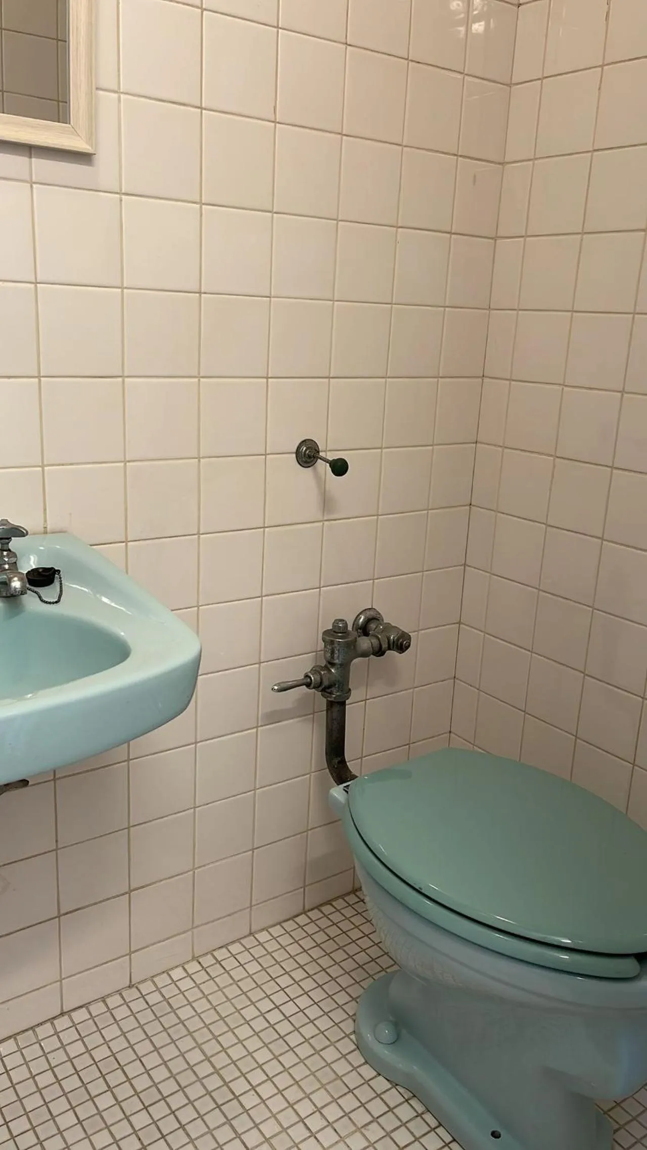 Toilet in Sea View Court Kobe