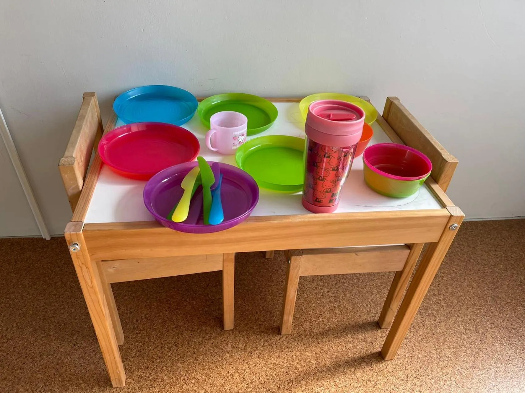 children in Sea View Court Kobe