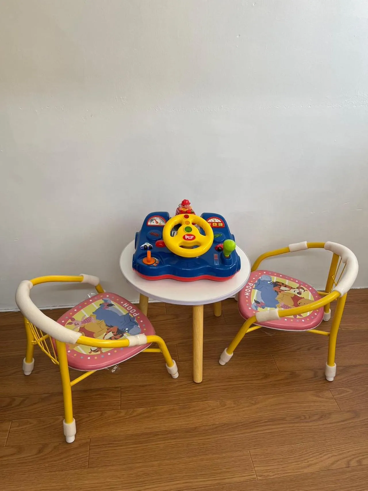 children in Sea View Court Kobe