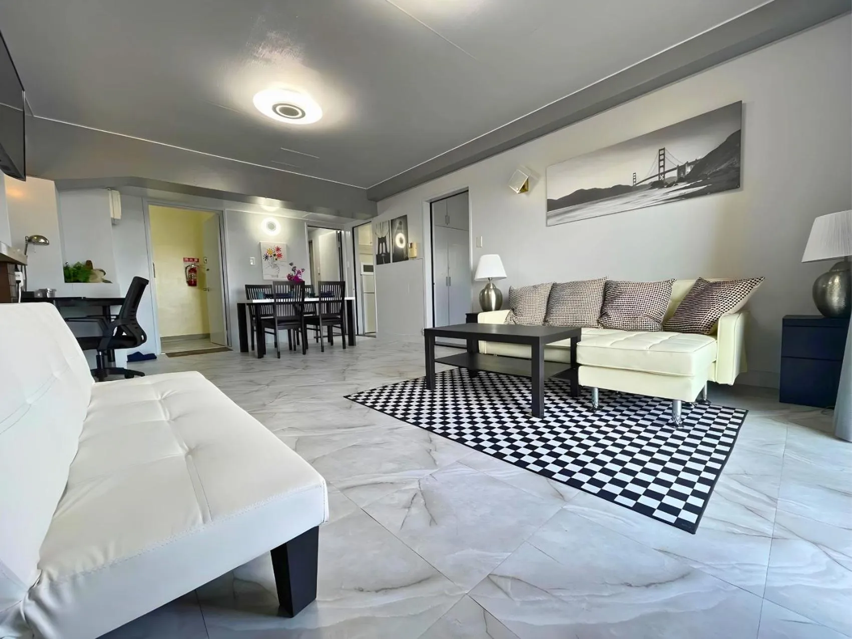 Living room in Sea View Court Kobe