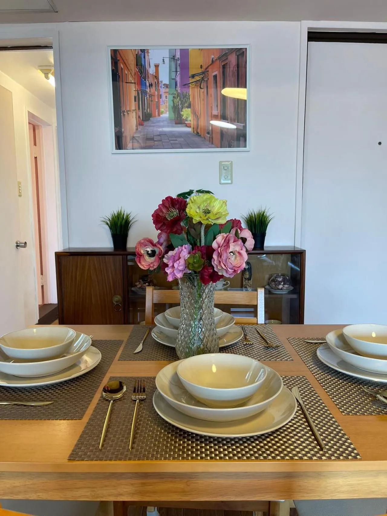 Dining area in Sea View Court Kobe