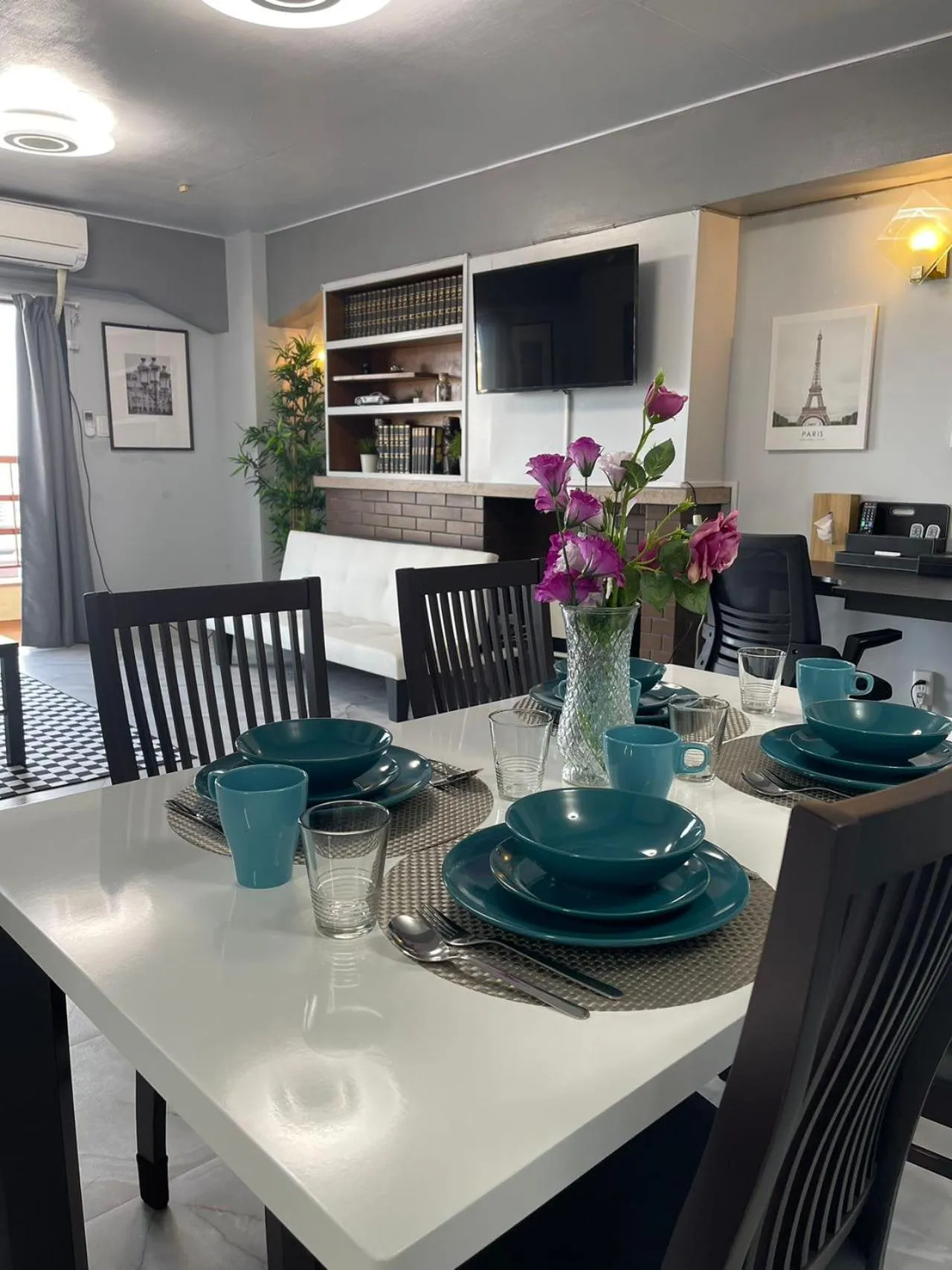 Dining area in Sea View Court Kobe