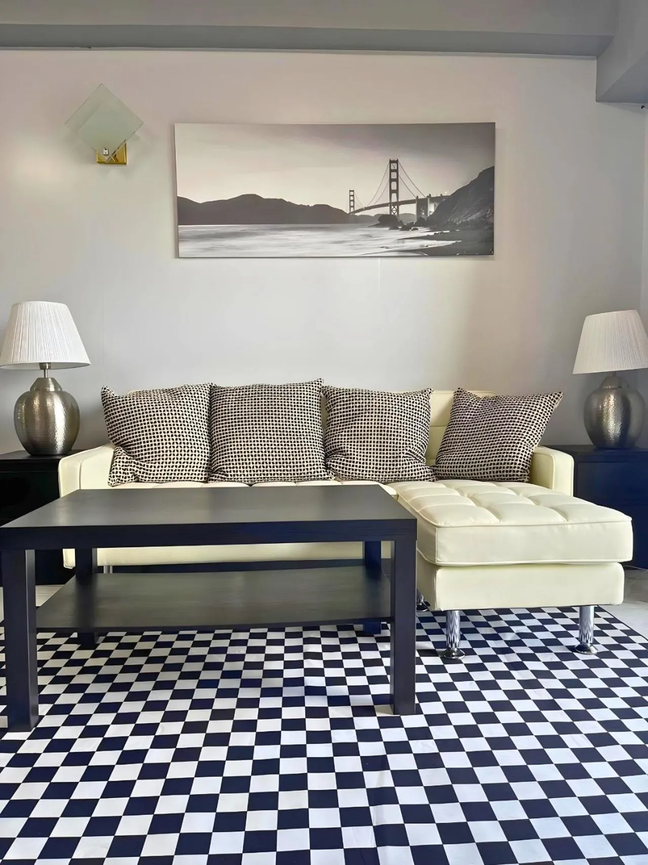 Living room in Sea View Court Kobe