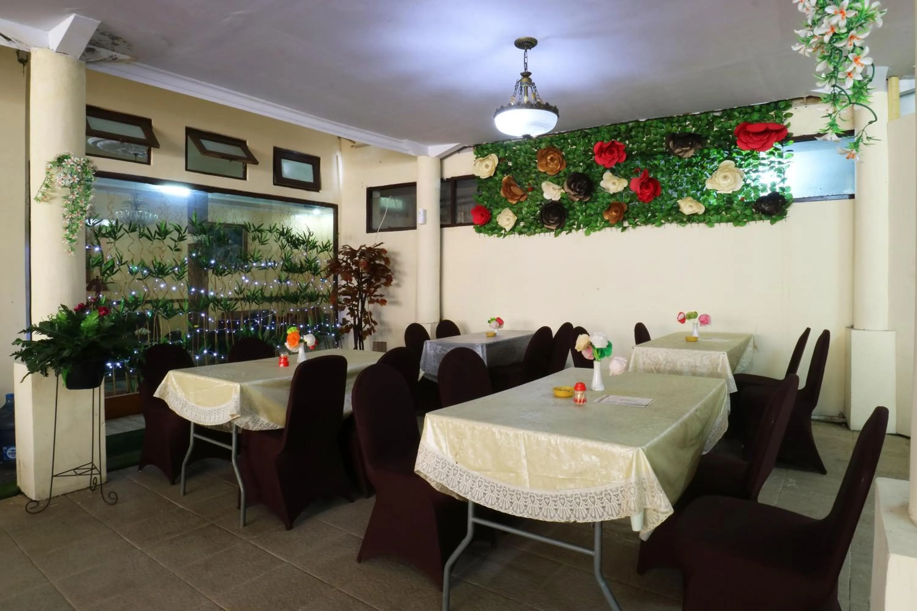 Dining area in Hotel Arjuna