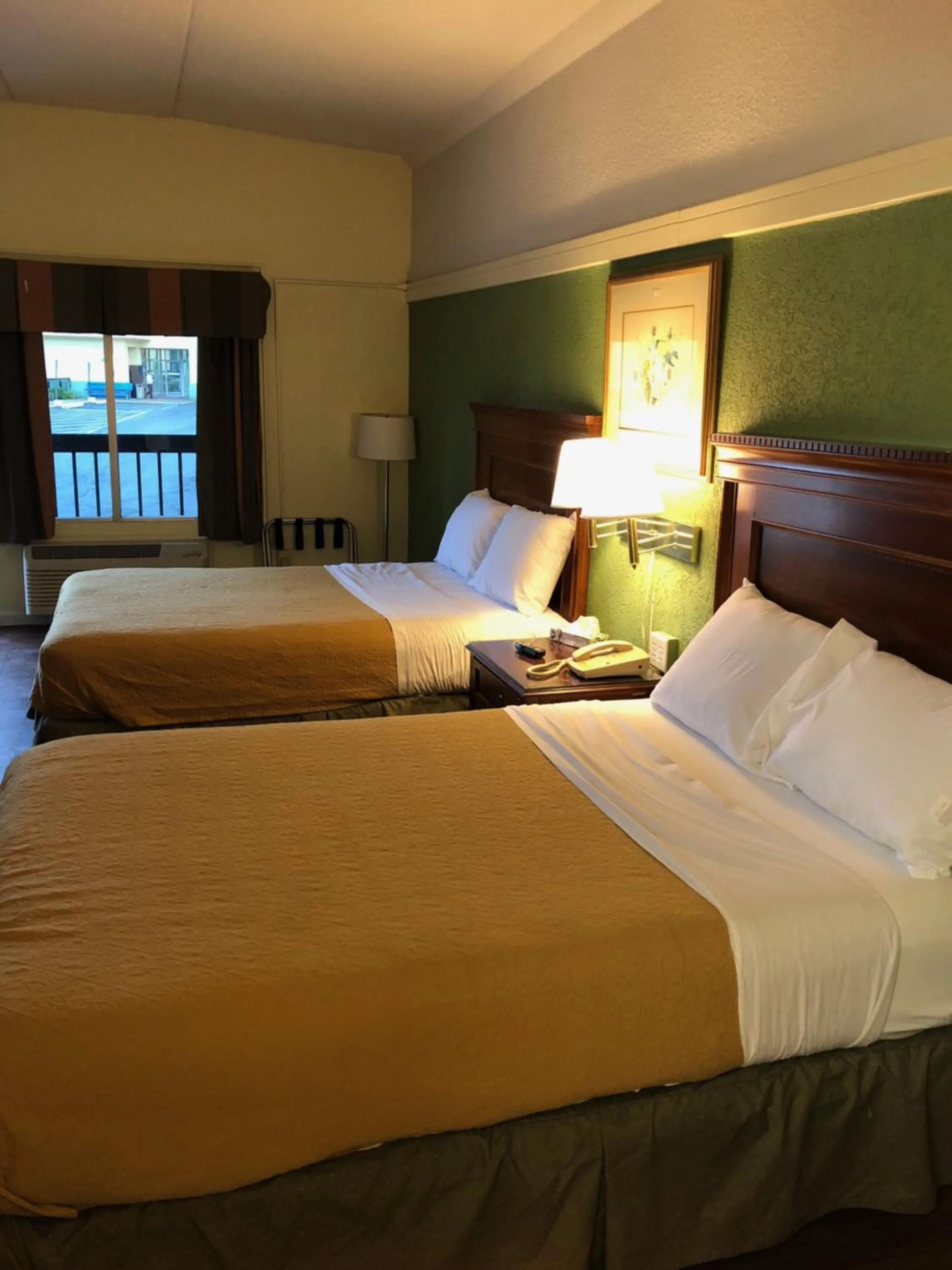 Bedroom, Bed in Hotel M Morgantown - WVU Area