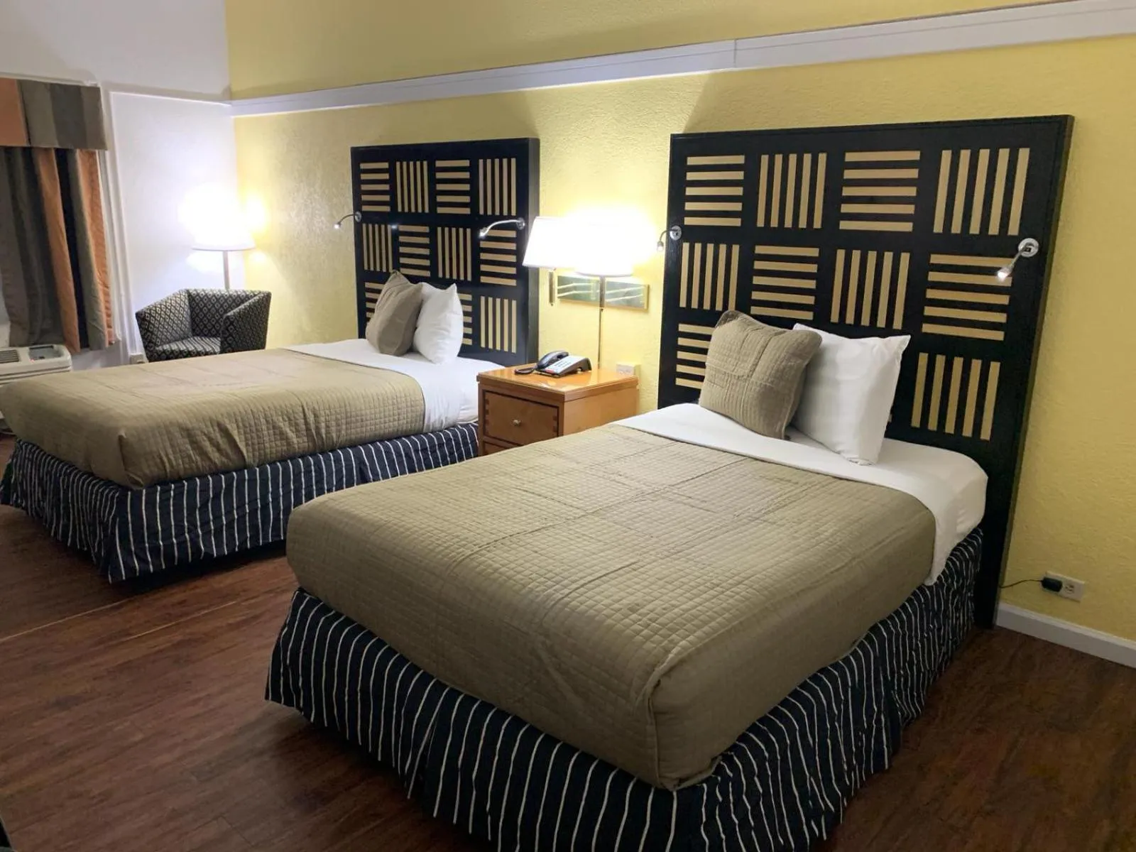 Bedroom, Bed in Hotel M Morgantown - WVU Area