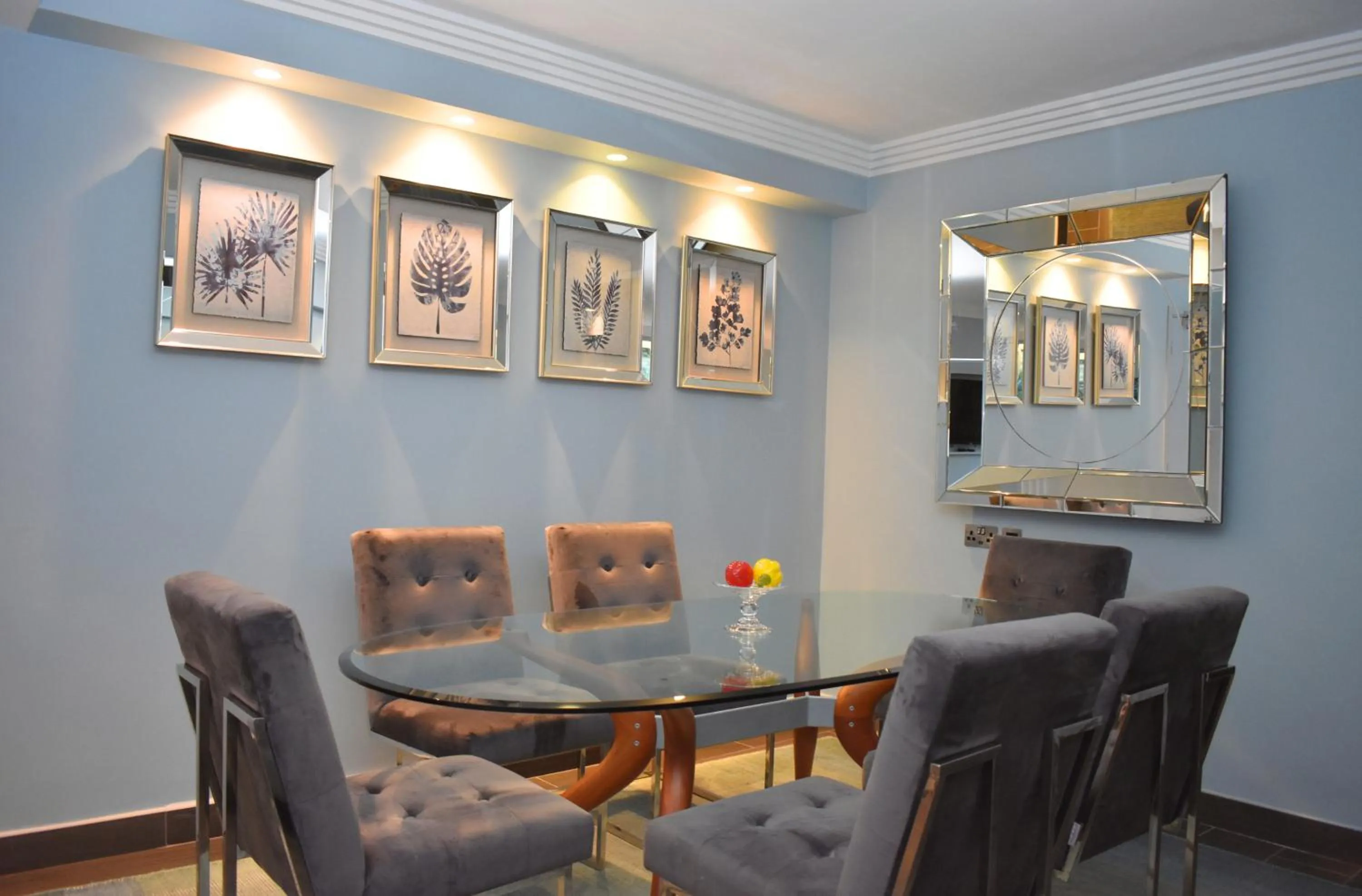 Dining area in The Eliott Hotel