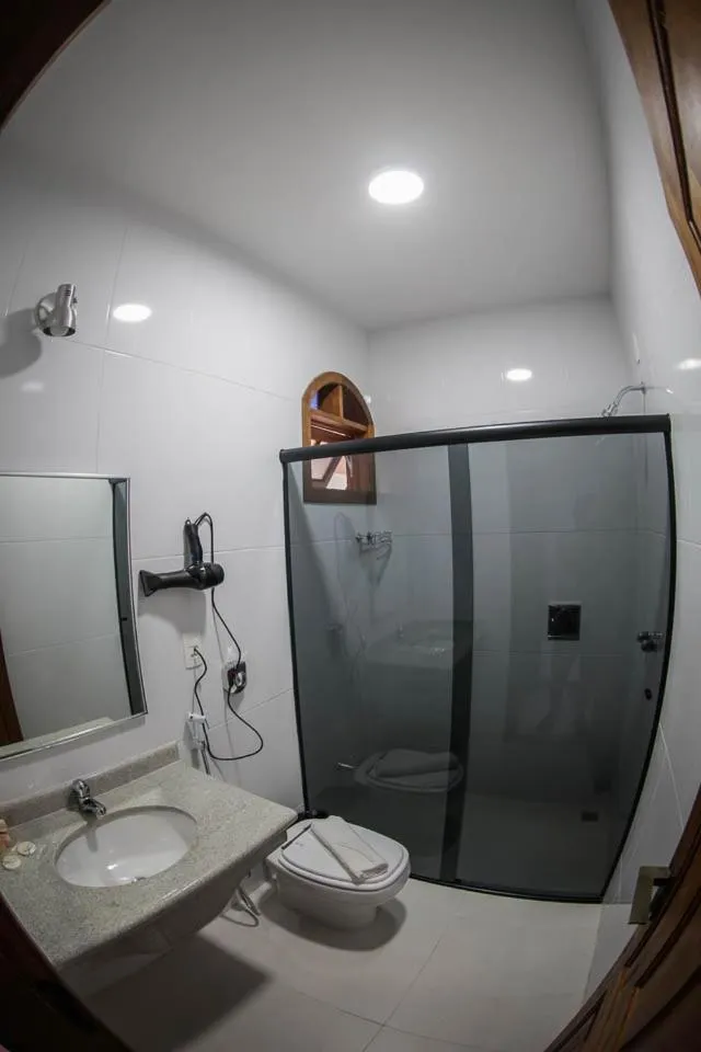 Shower in Pousada Recreio Da Praia