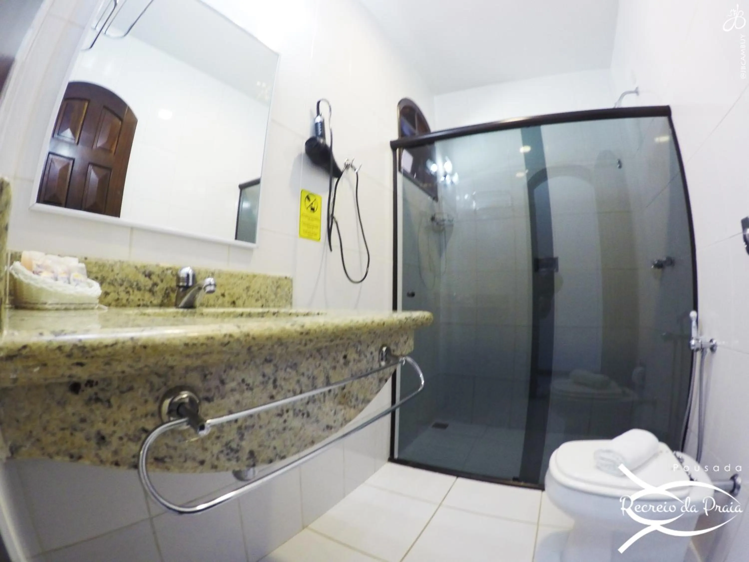 Shower in Pousada Recreio Da Praia