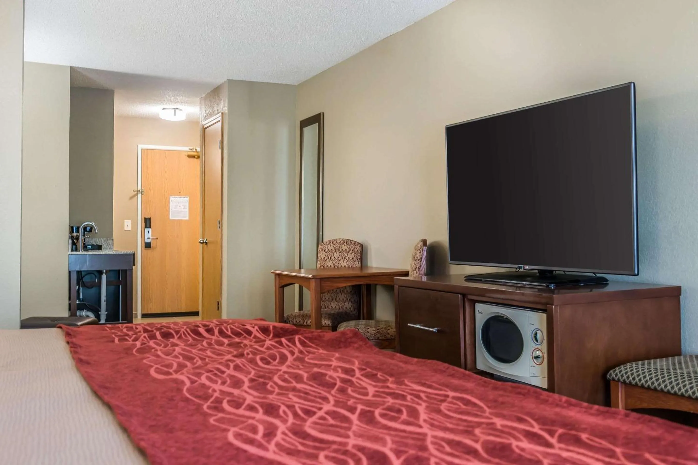 Photo of the whole room in Country Inn & Suites by Radisson, Stillwater, MN