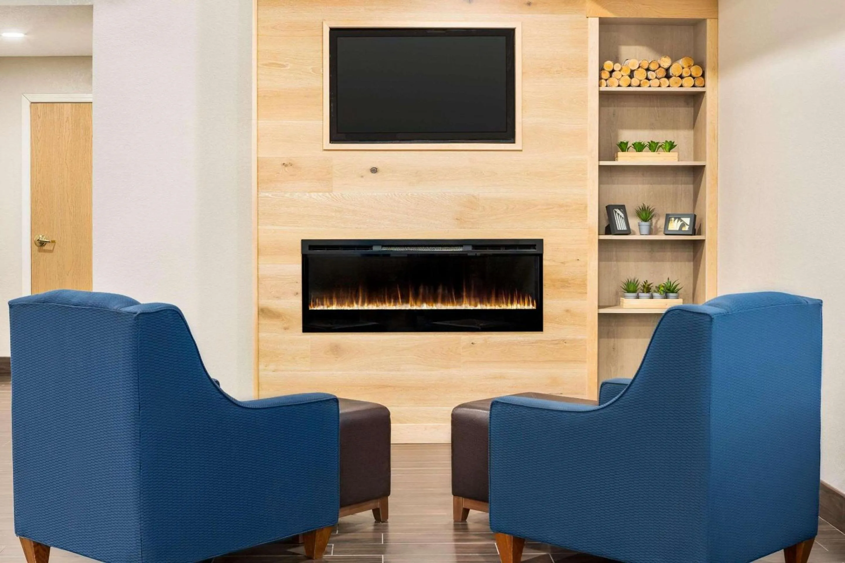 Lobby or reception in Country Inn & Suites by Radisson, Stillwater, MN