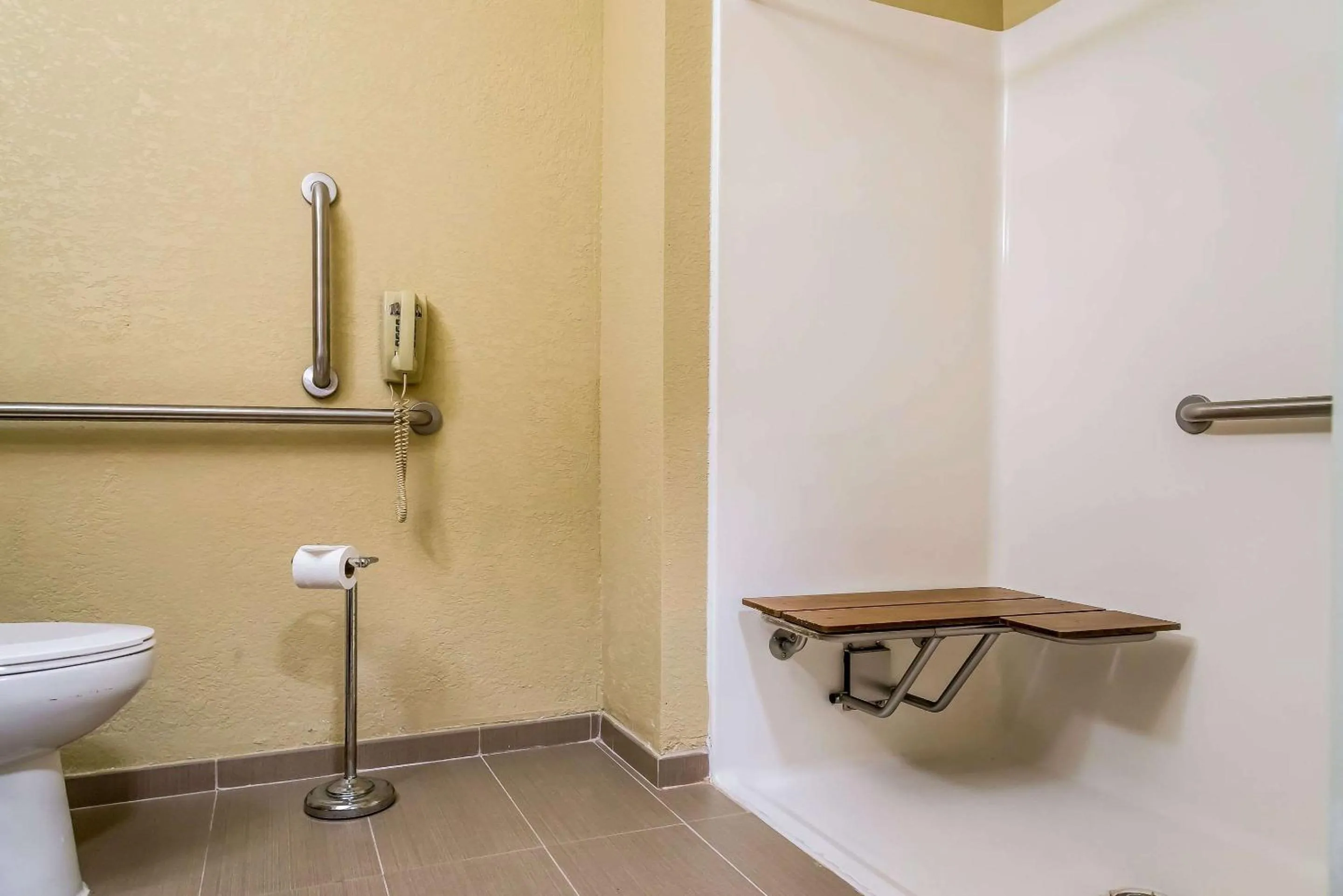 Bathroom in Country Inn & Suites by Radisson, Stillwater, MN