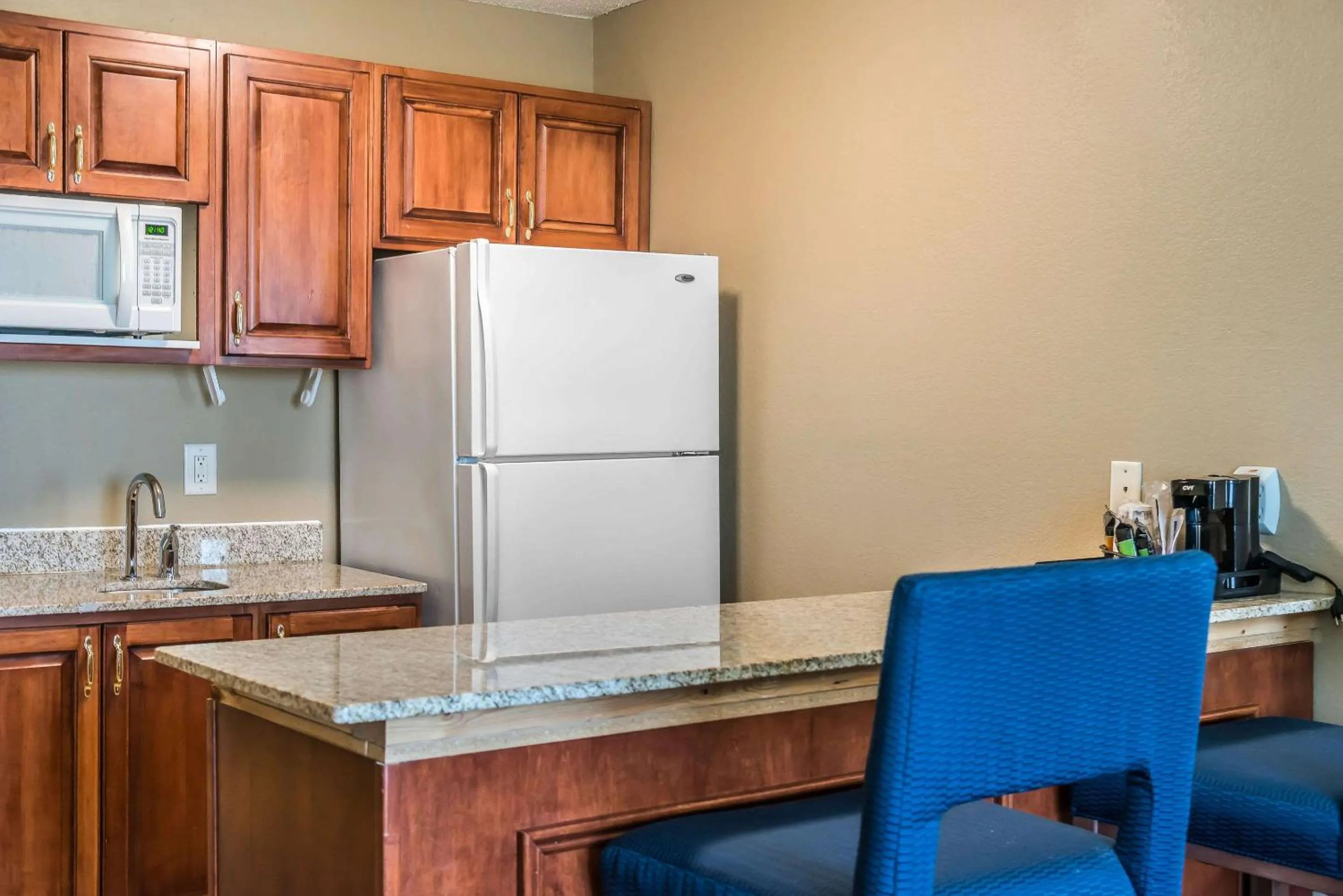 Photo of the whole room in Country Inn & Suites by Radisson, Stillwater, MN