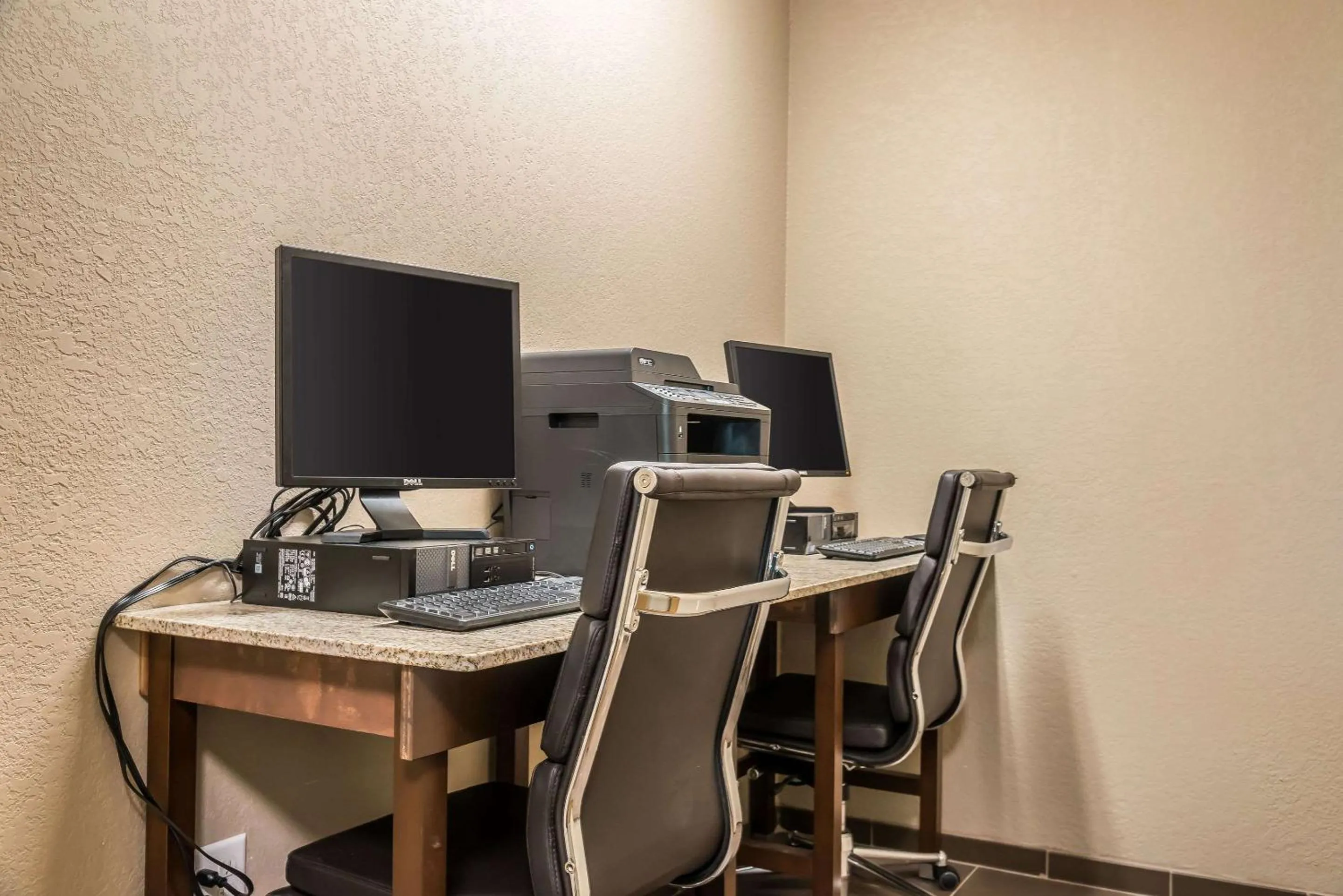 Business facilities in Country Inn & Suites by Radisson, Stillwater, MN