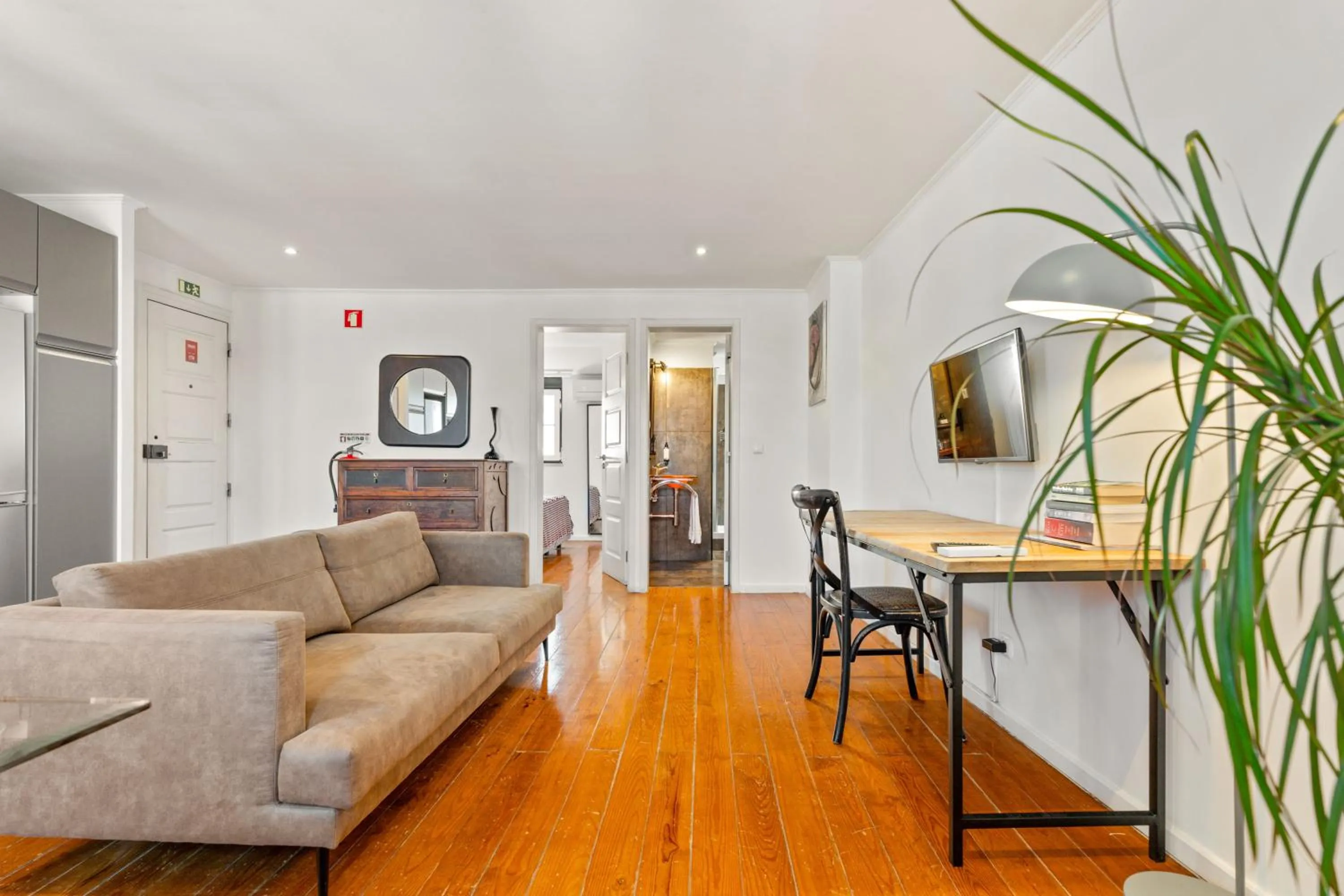 TV and multimedia in Casa do Patio by Shiadu