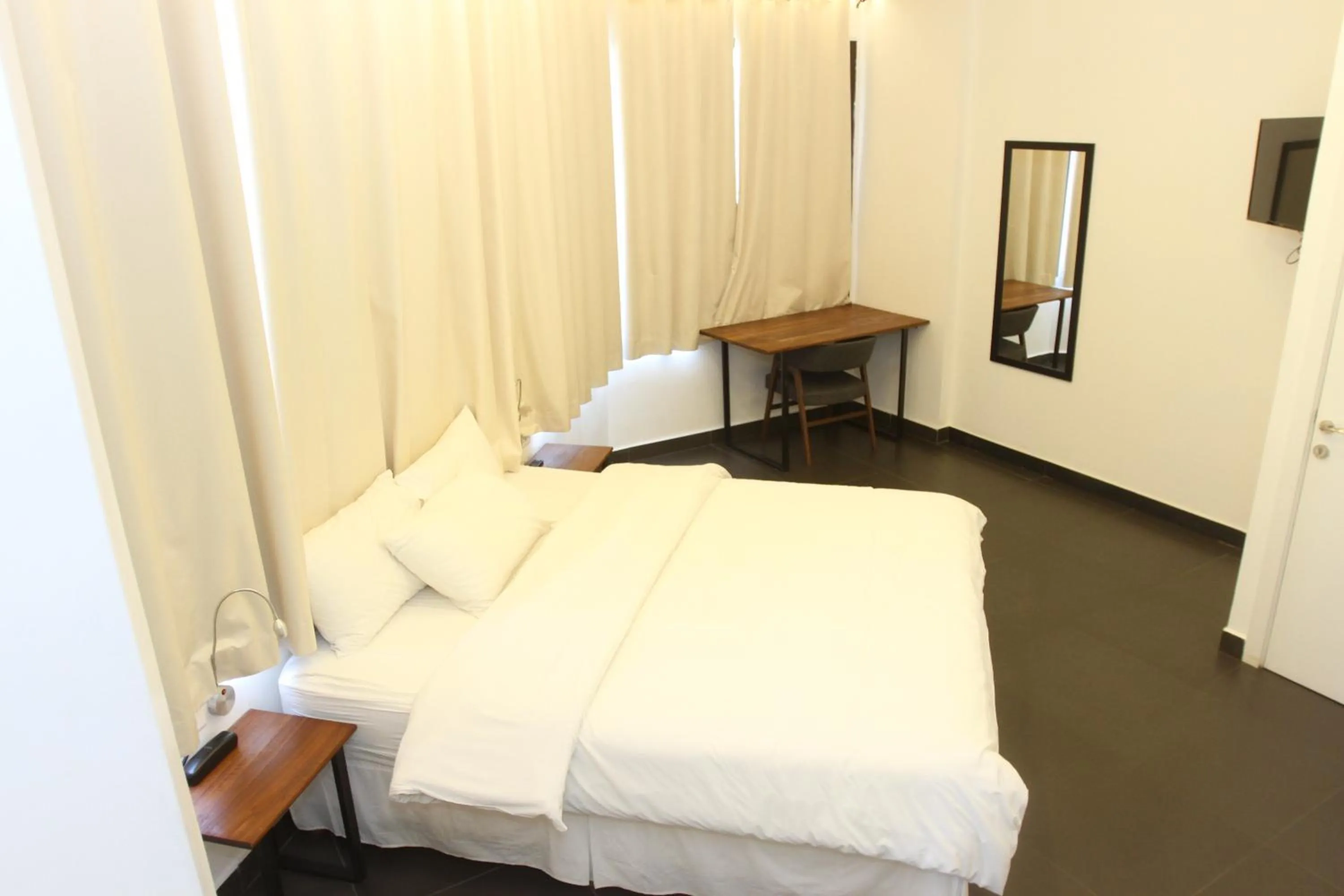 Bedroom, Bed in Hamra Urban Gardens