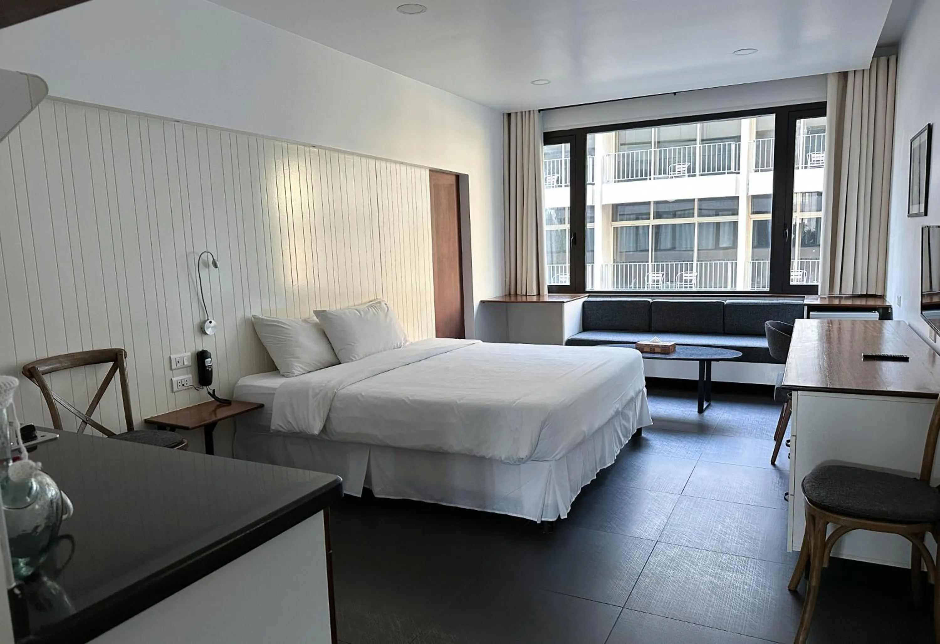 hair dresser, Bed in Hamra Urban Gardens