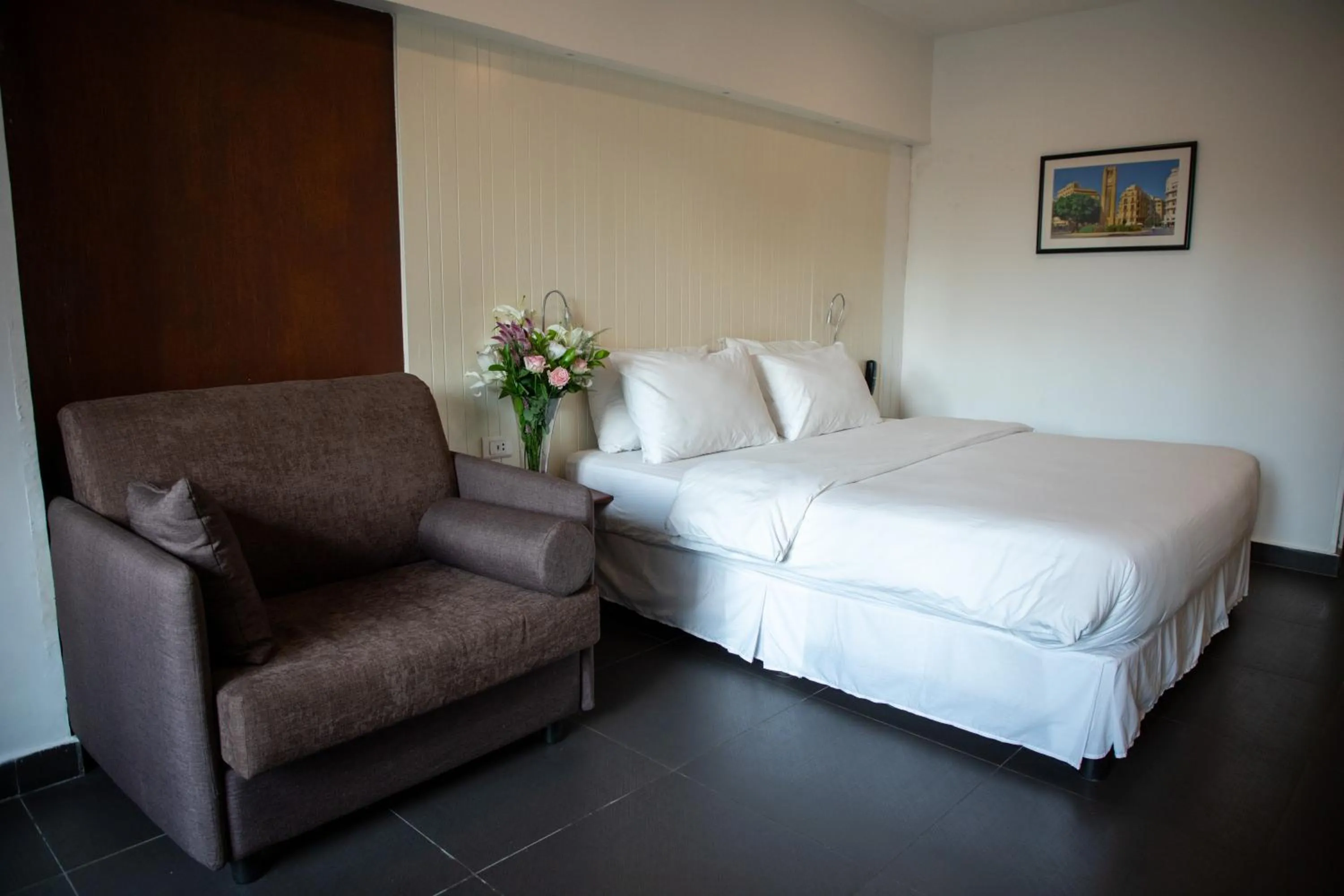 Bed in Hamra Urban Gardens