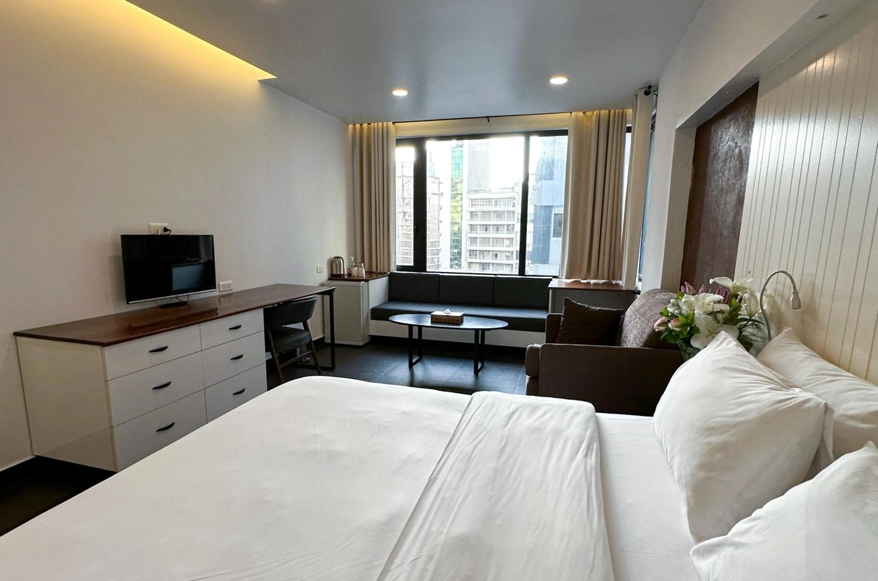 Bedroom, Bed in Hamra Urban Gardens