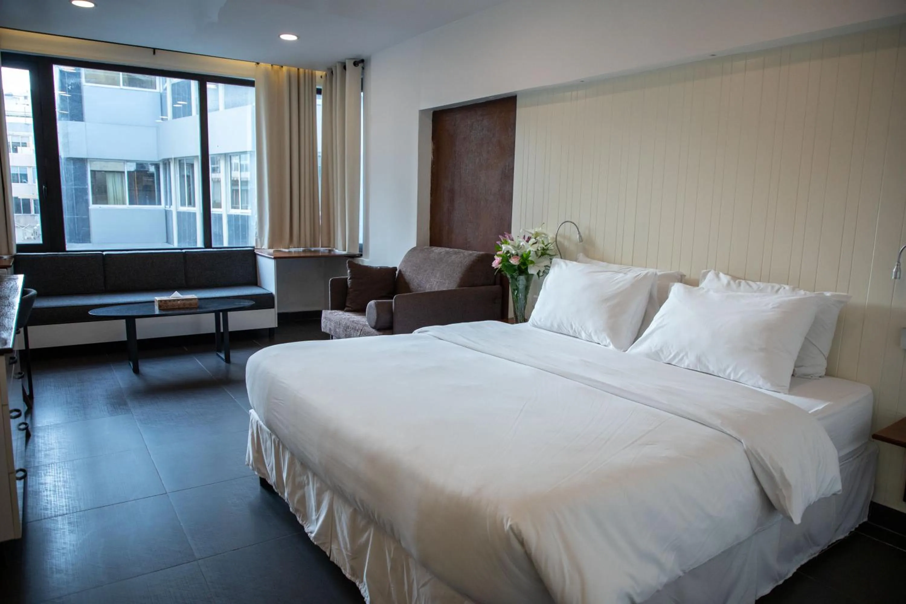 Bedroom, Bed in Hamra Urban Gardens