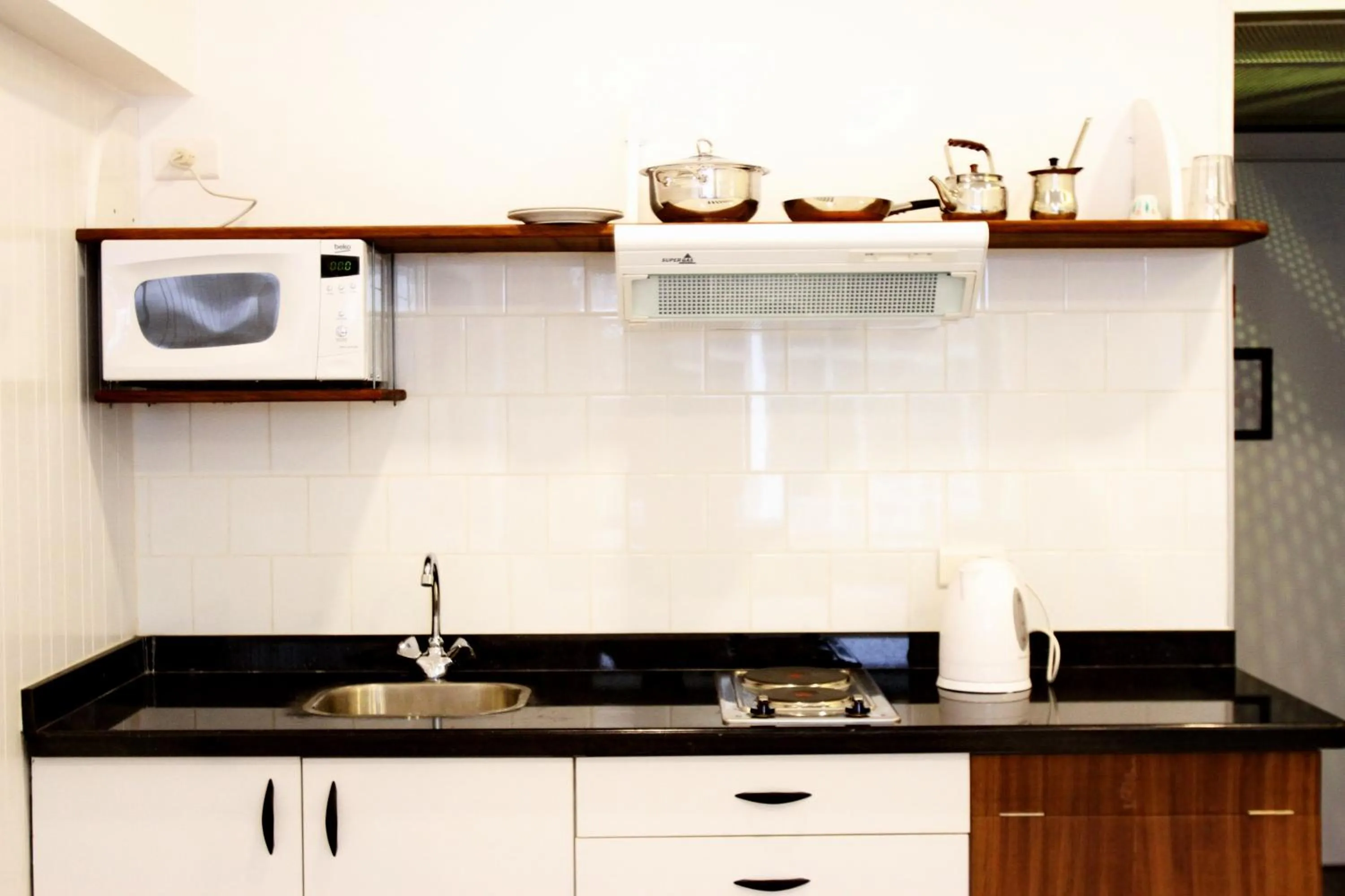 Kitchen or kitchenette in Hamra Urban Gardens