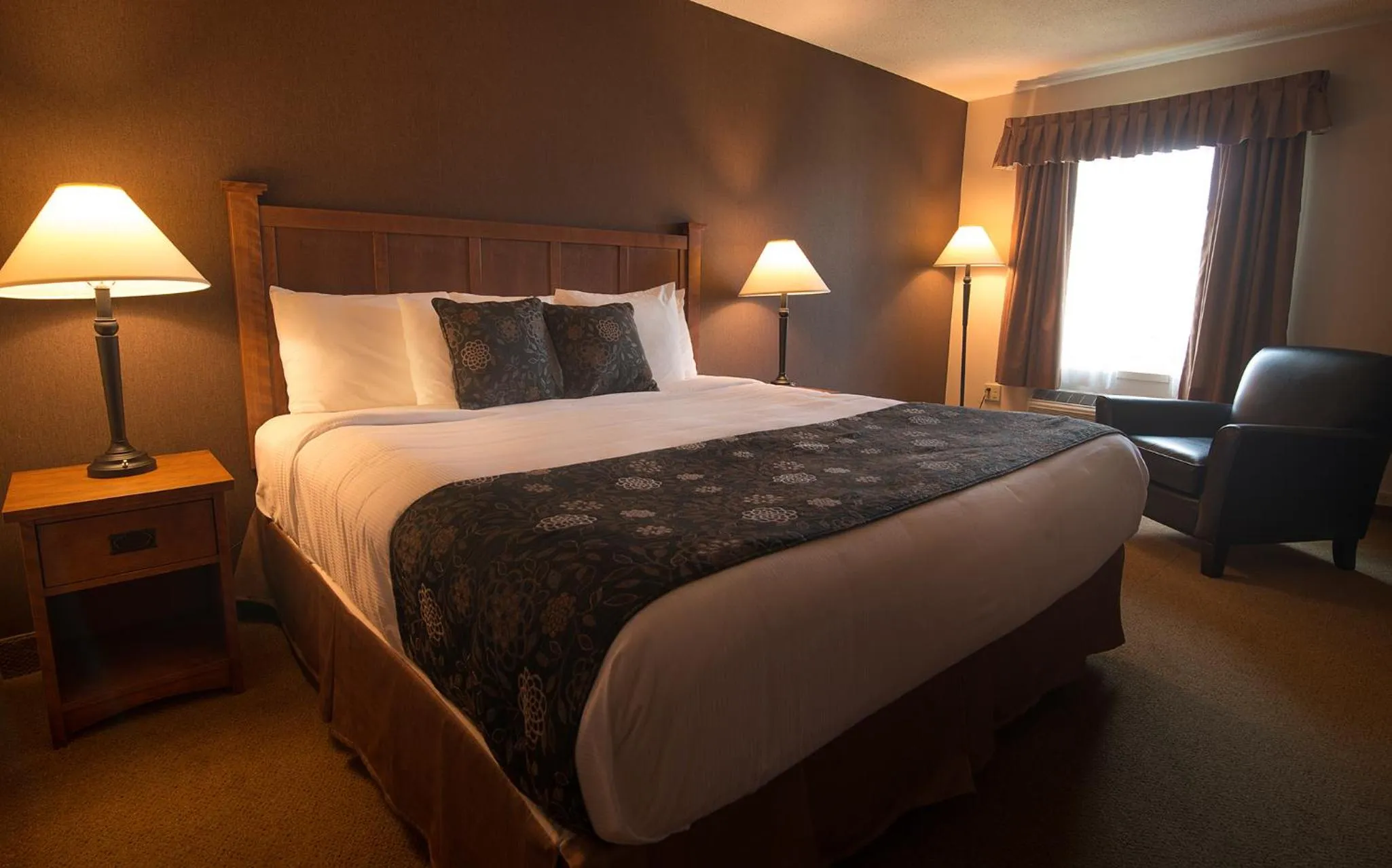 Bed in Maritime Inn Port Hawkesbury