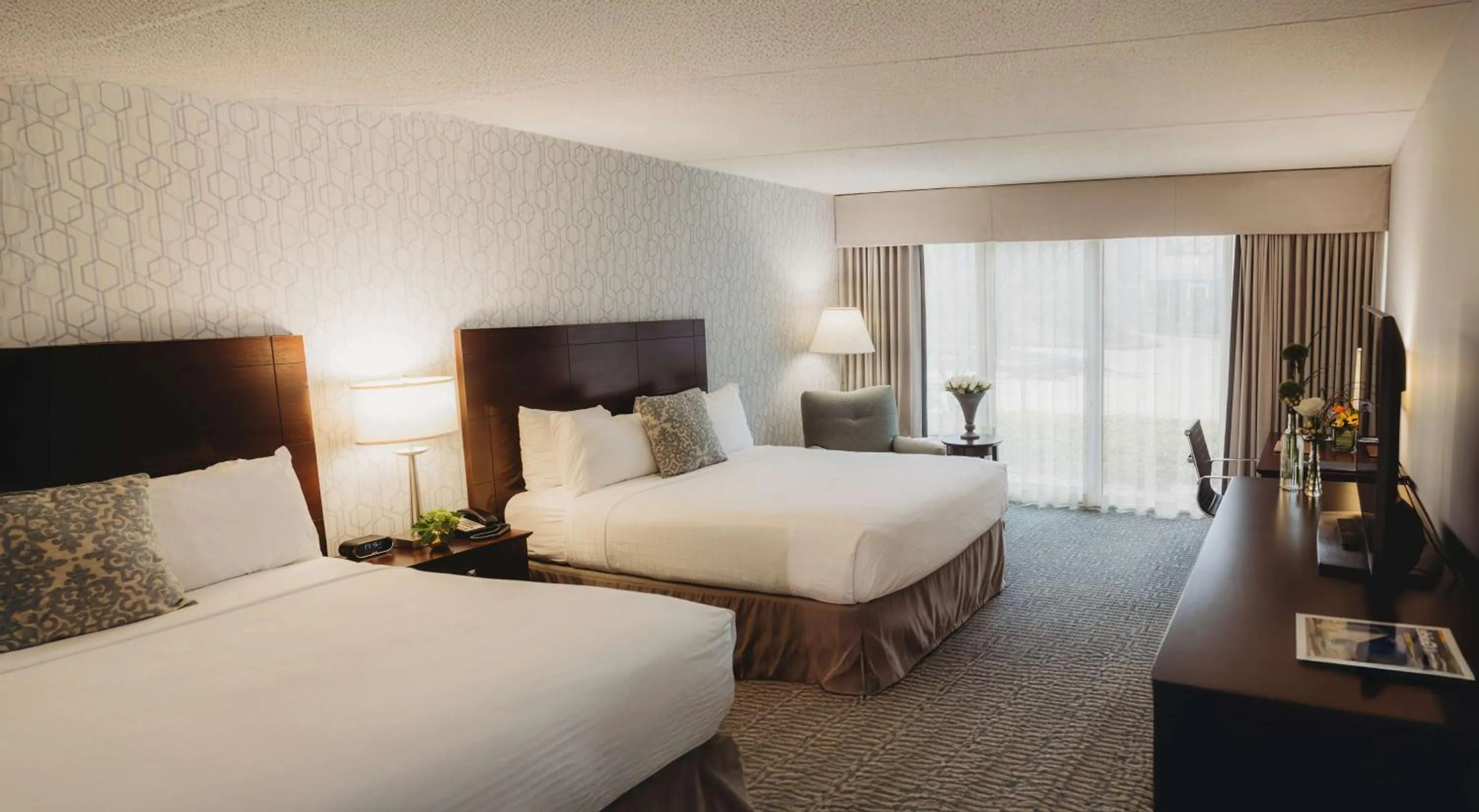 Bedroom, Bed in Somerset Inn Troy