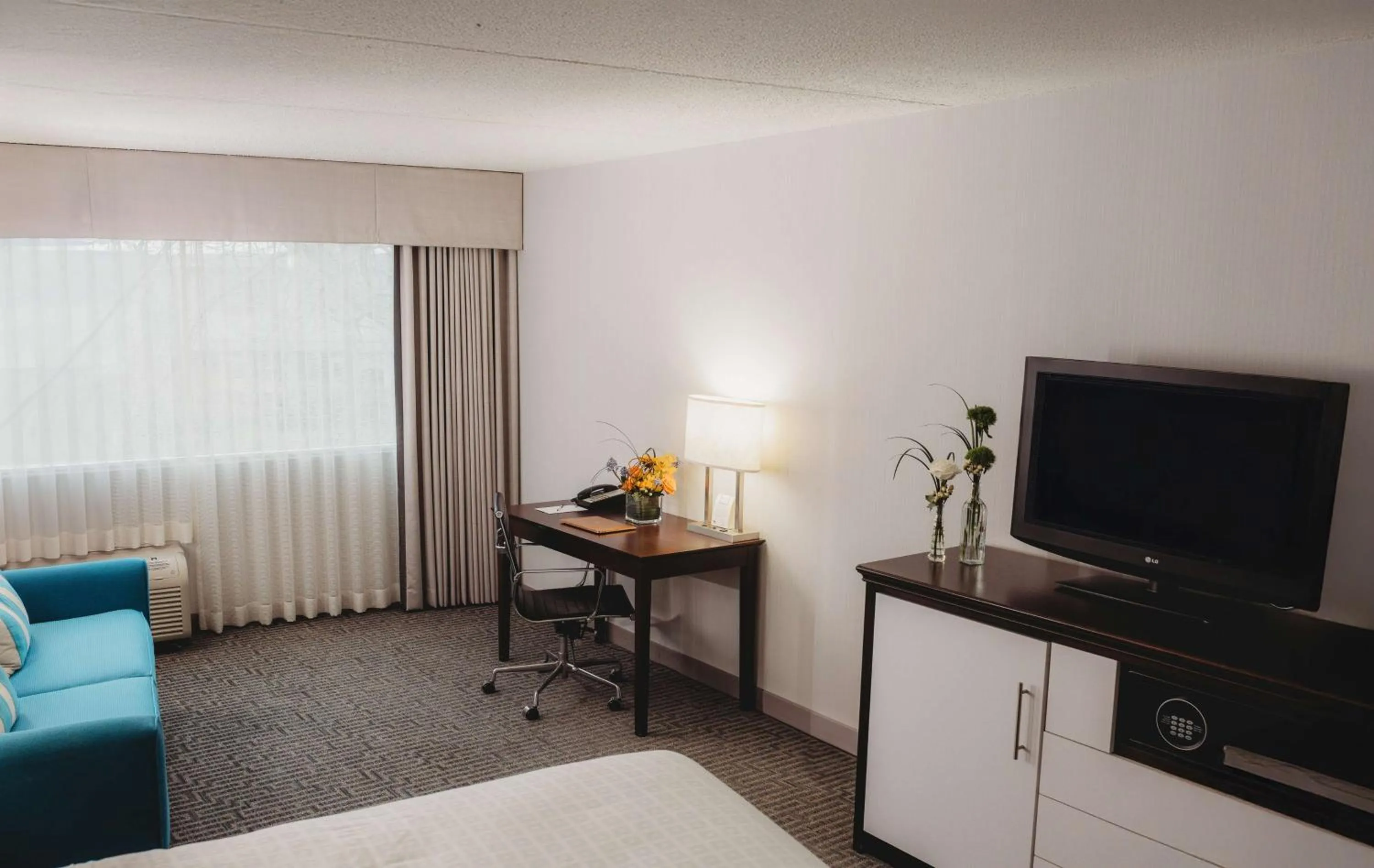 Bedroom in Somerset Inn Troy