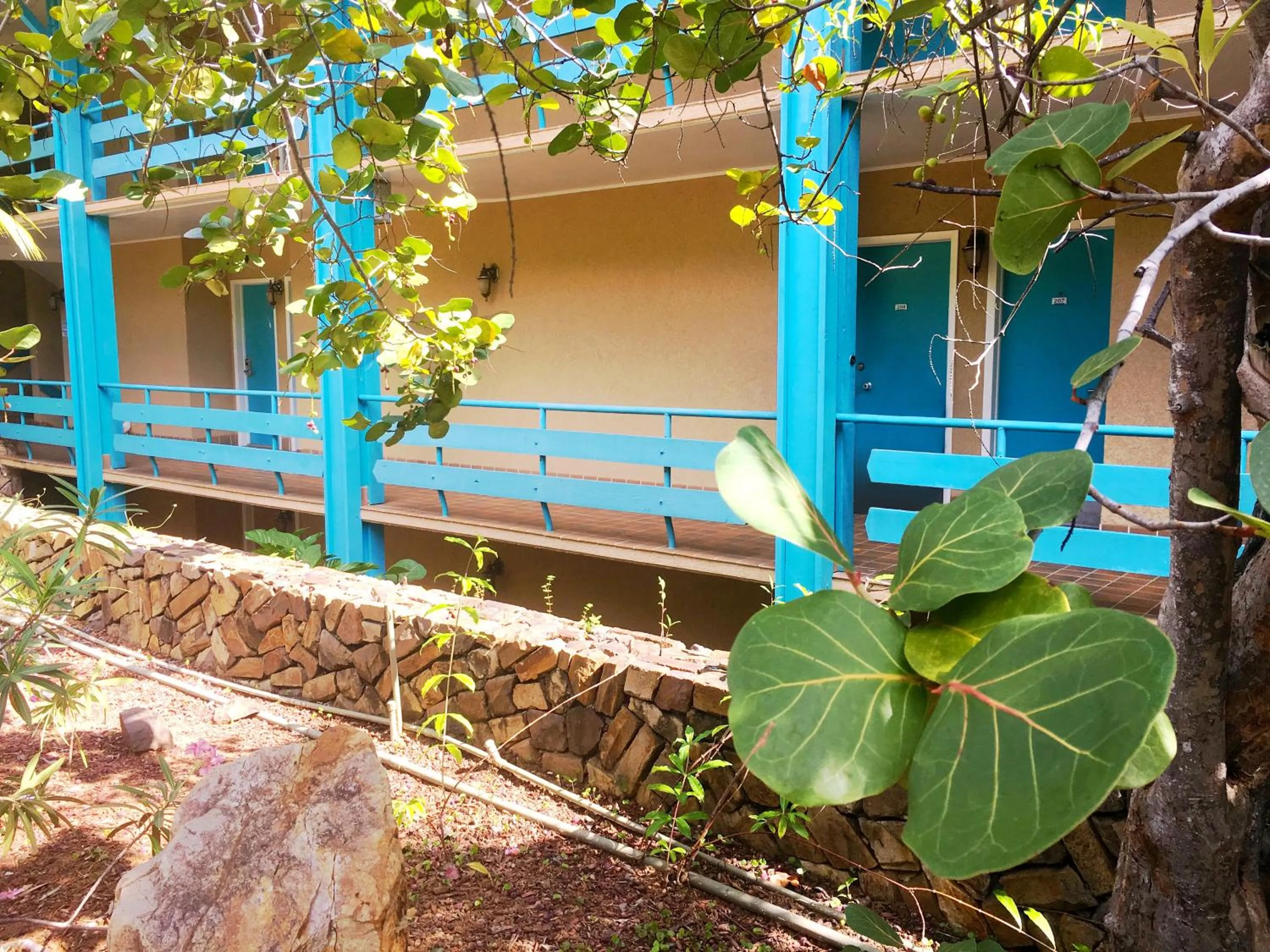 Facade/entrance in Lindbergh Bay Hotel