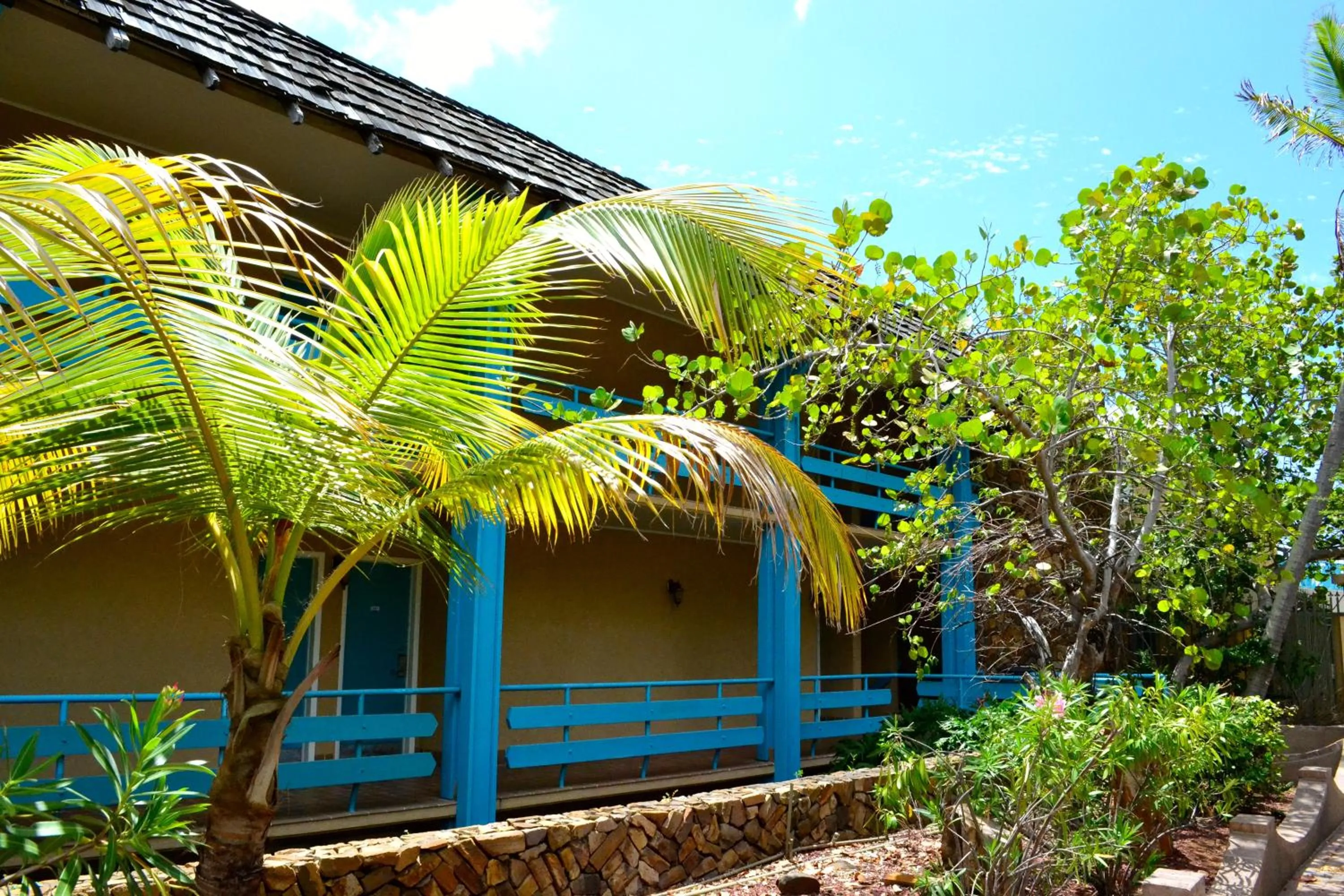 Facade/entrance in Lindbergh Bay Hotel
