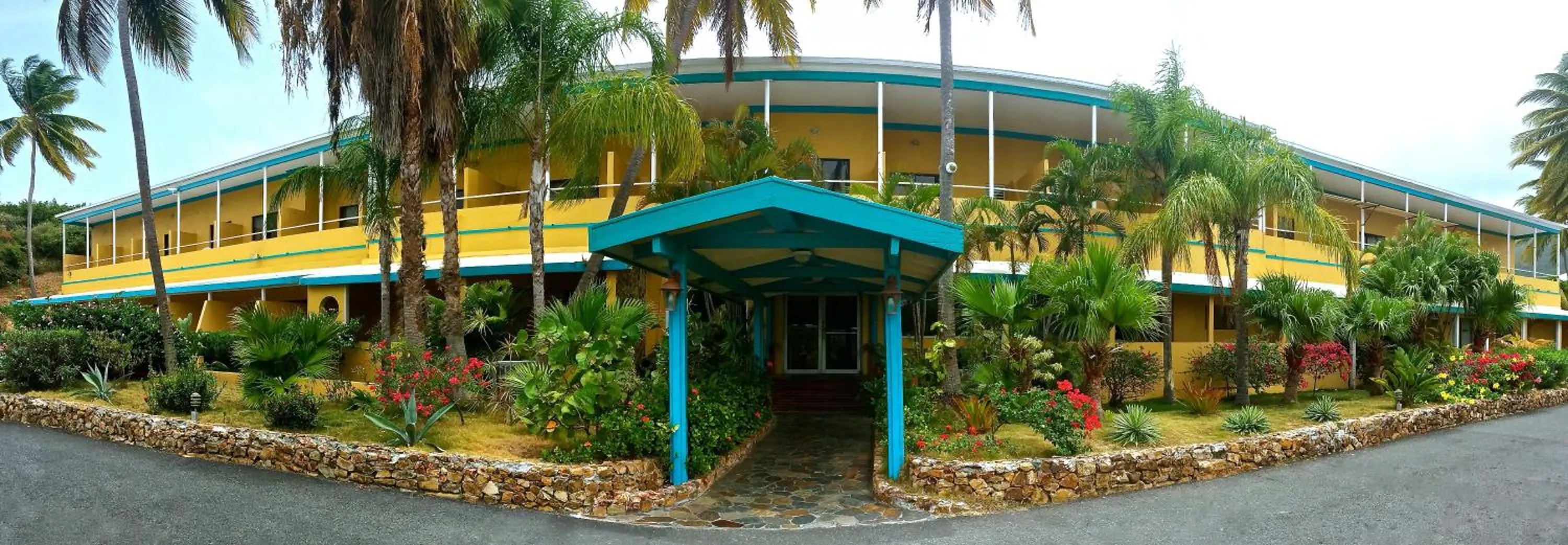 Facade/entrance in Lindbergh Bay Hotel