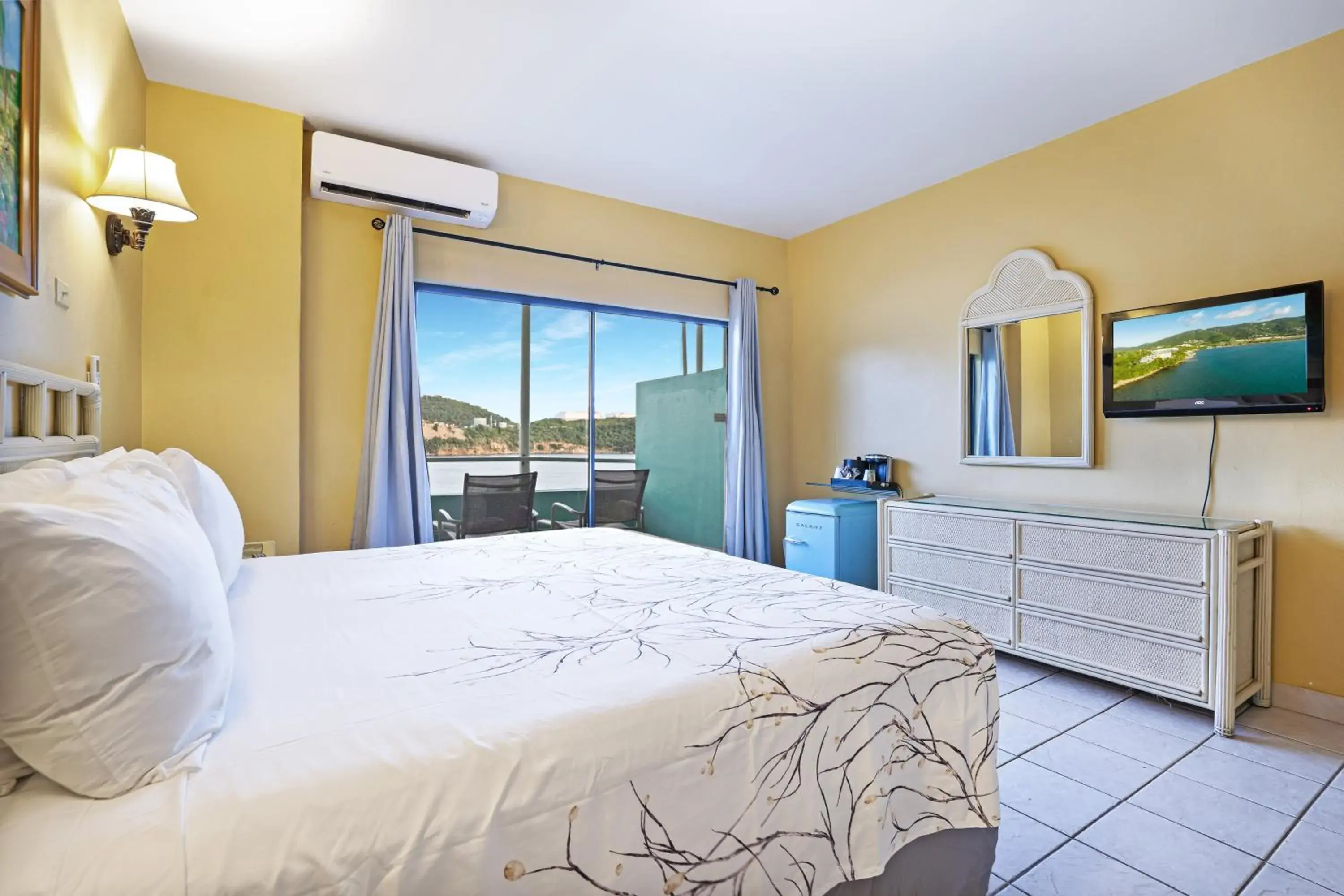 Garden View Queen Bed in Lindbergh Bay Hotel Garden View Queen Bed in Lindbergh Bay Hotel