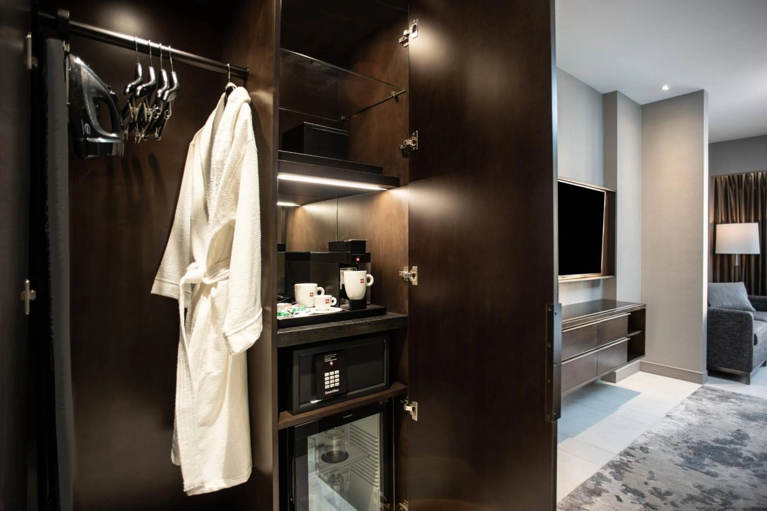 Photo of the whole room, Bed in The Row Hotel at Assembly Row, Autograph Collection