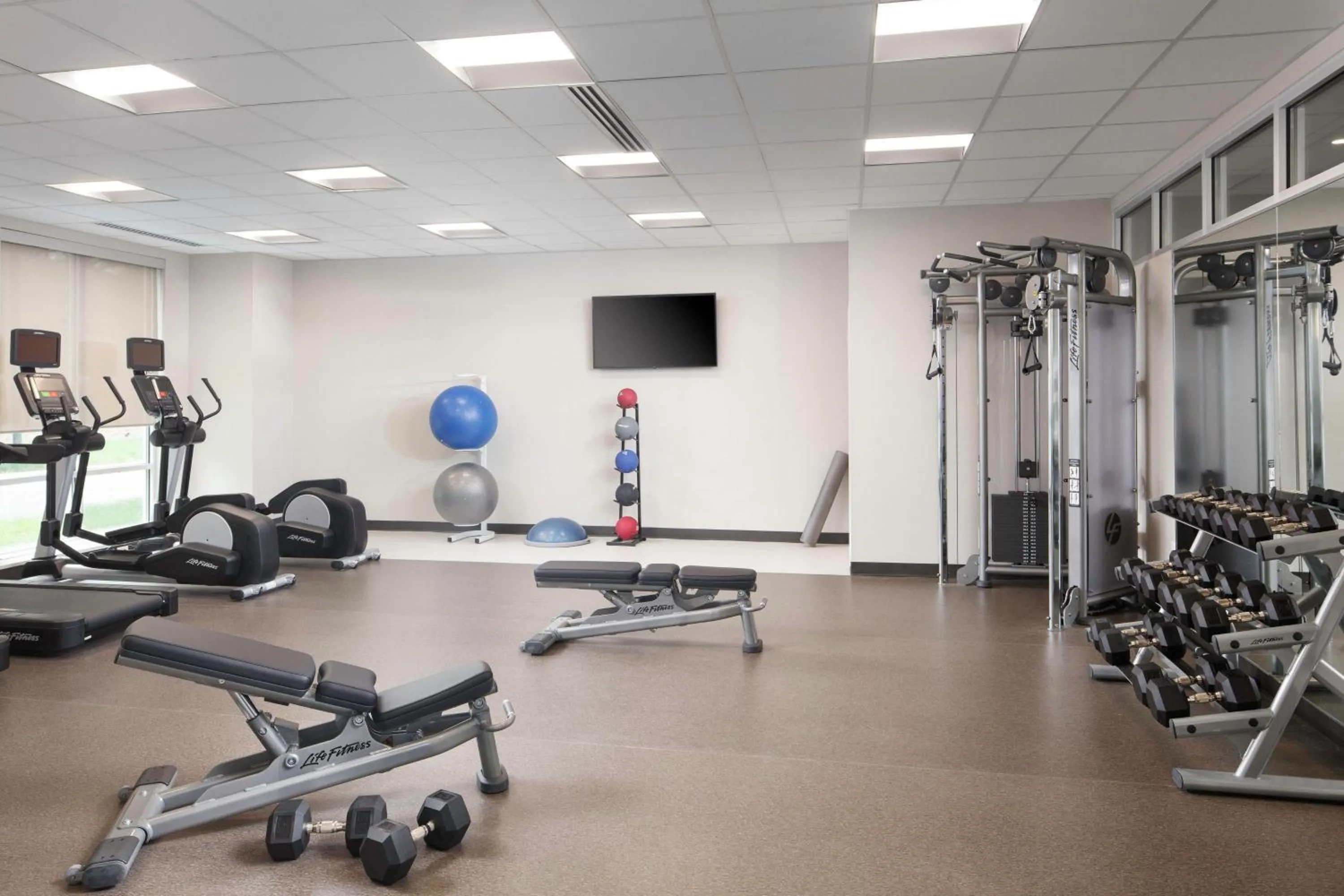 Fitness centre/facilities in Fairfield Inn & Suites By Marriott Louisville Northeast