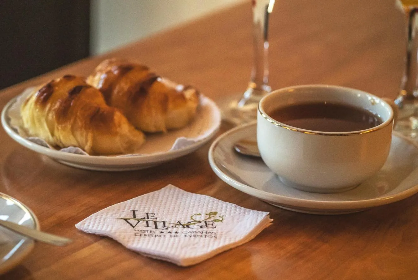 Breakfast in Hotel y Cabañas Le Village