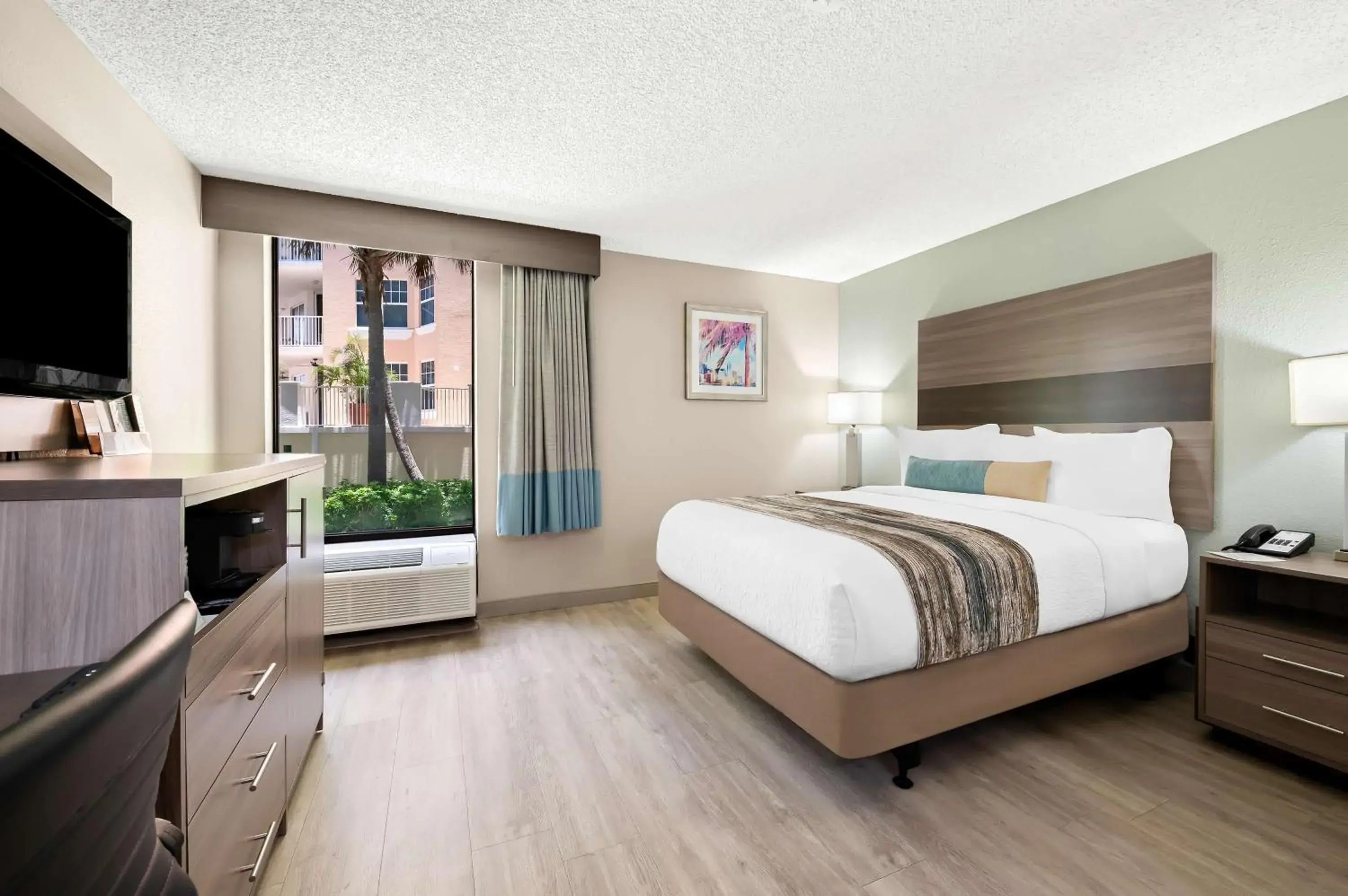 Queen Room with Roll-In Shower - Mobility Access in Best Western Intracoastal Inn Queen Room with Roll-In Shower - Mobility Access in Best Western Intracoastal Inn