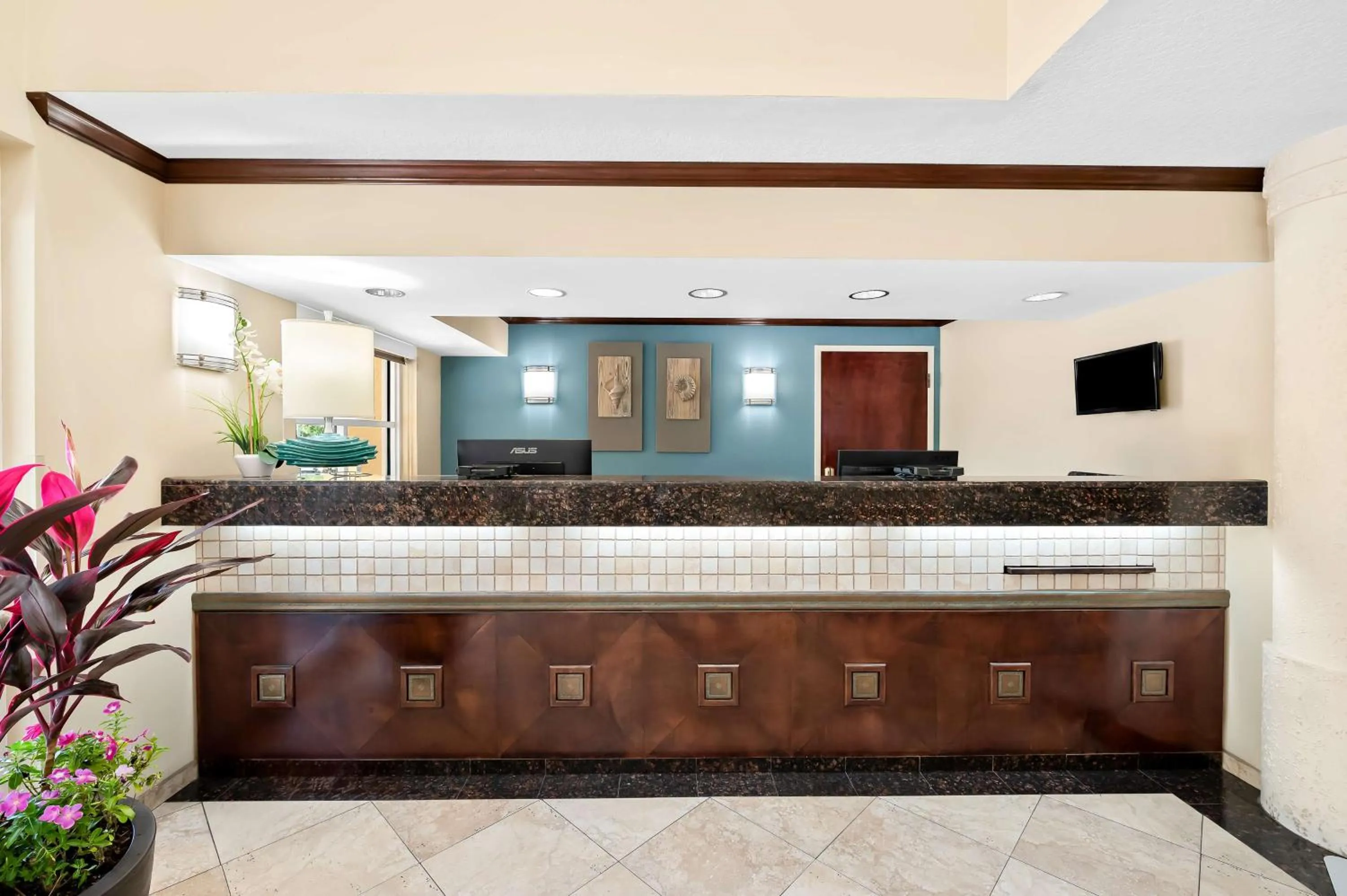 Lobby or reception in Best Western Intracoastal Inn