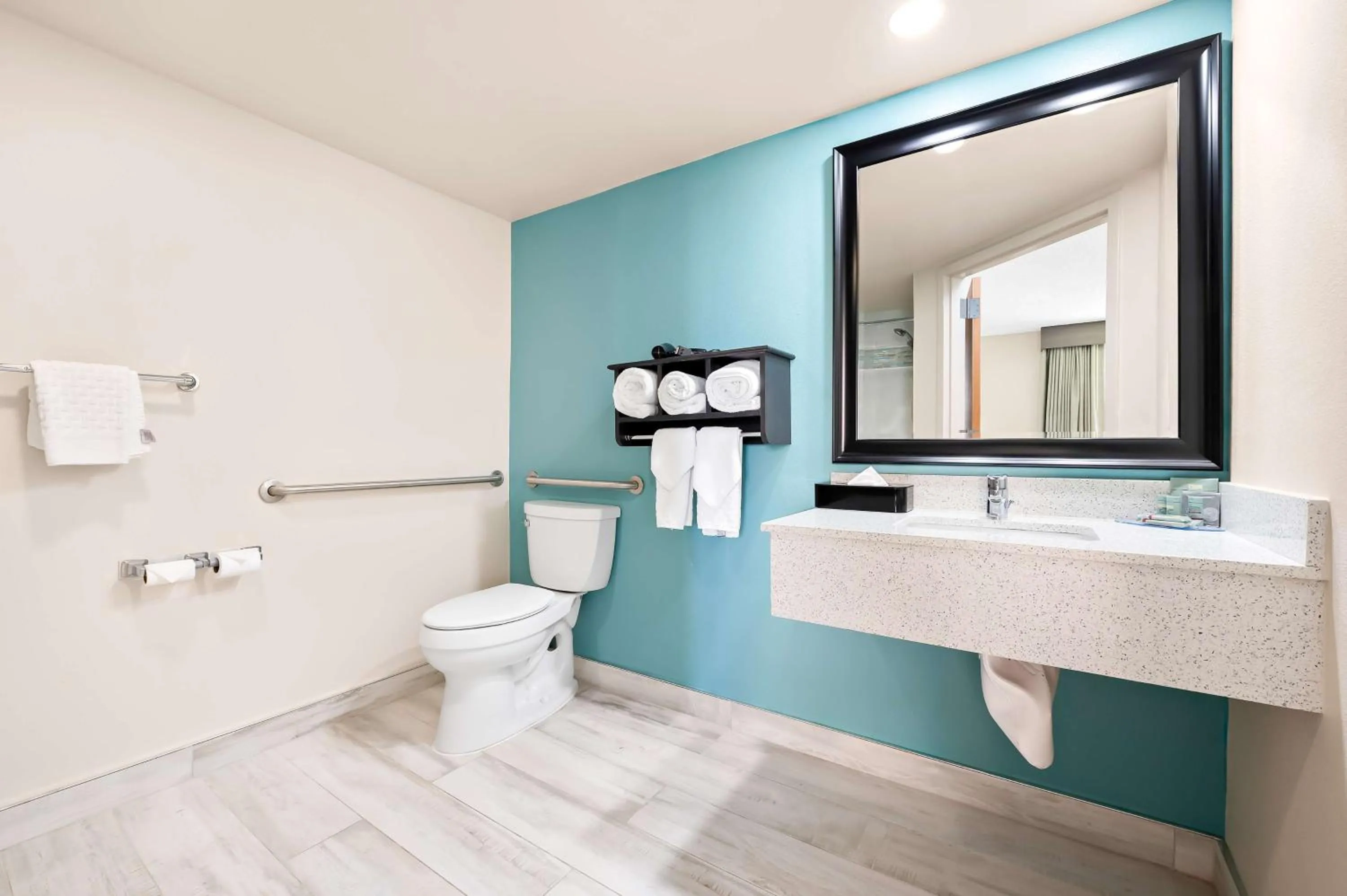 Bathroom in Best Western Intracoastal Inn