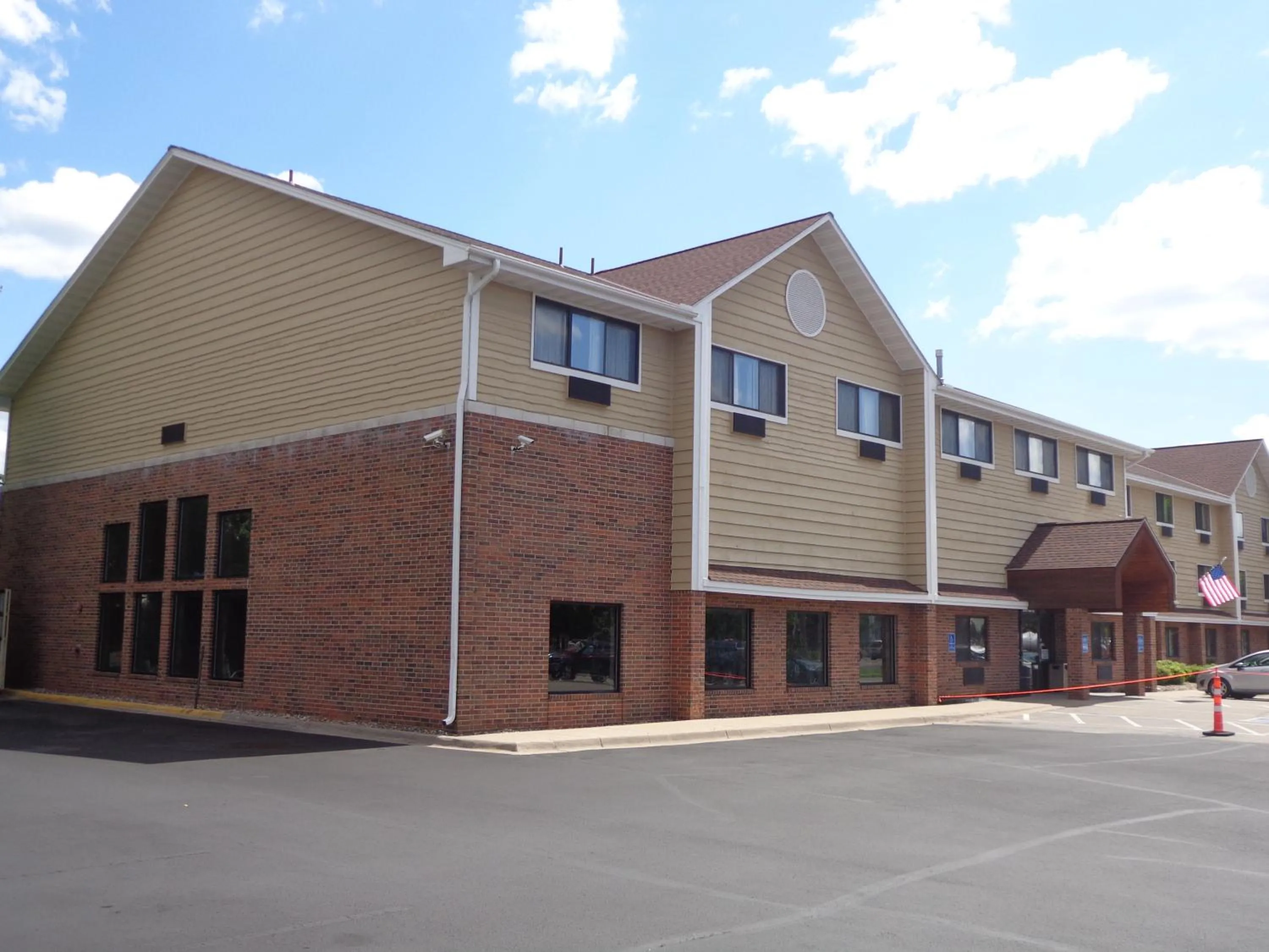 Property building in Baymont by Wyndham Bloomington MSP Airport