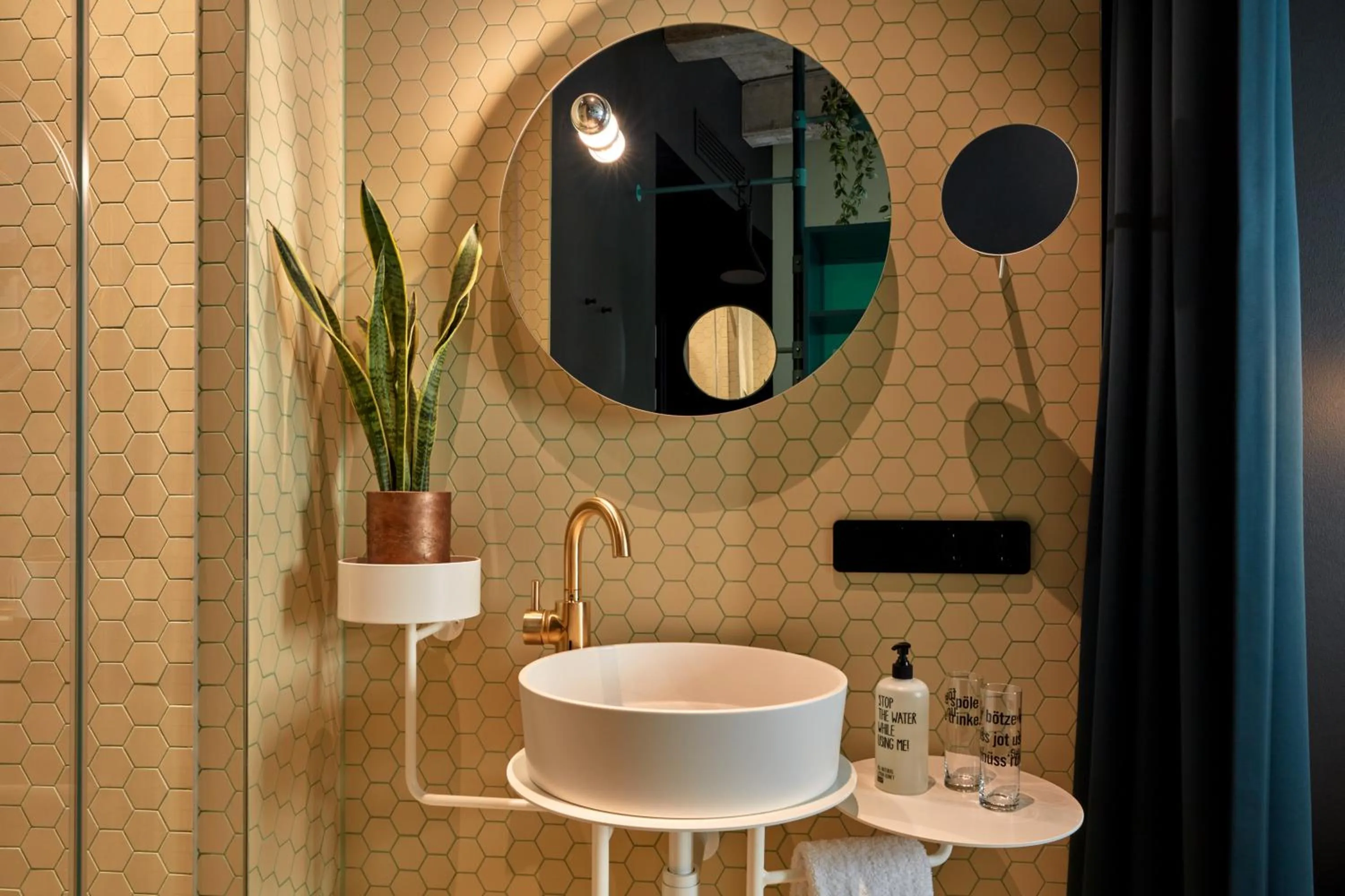 Bathroom in 25hours Hotel The Circle