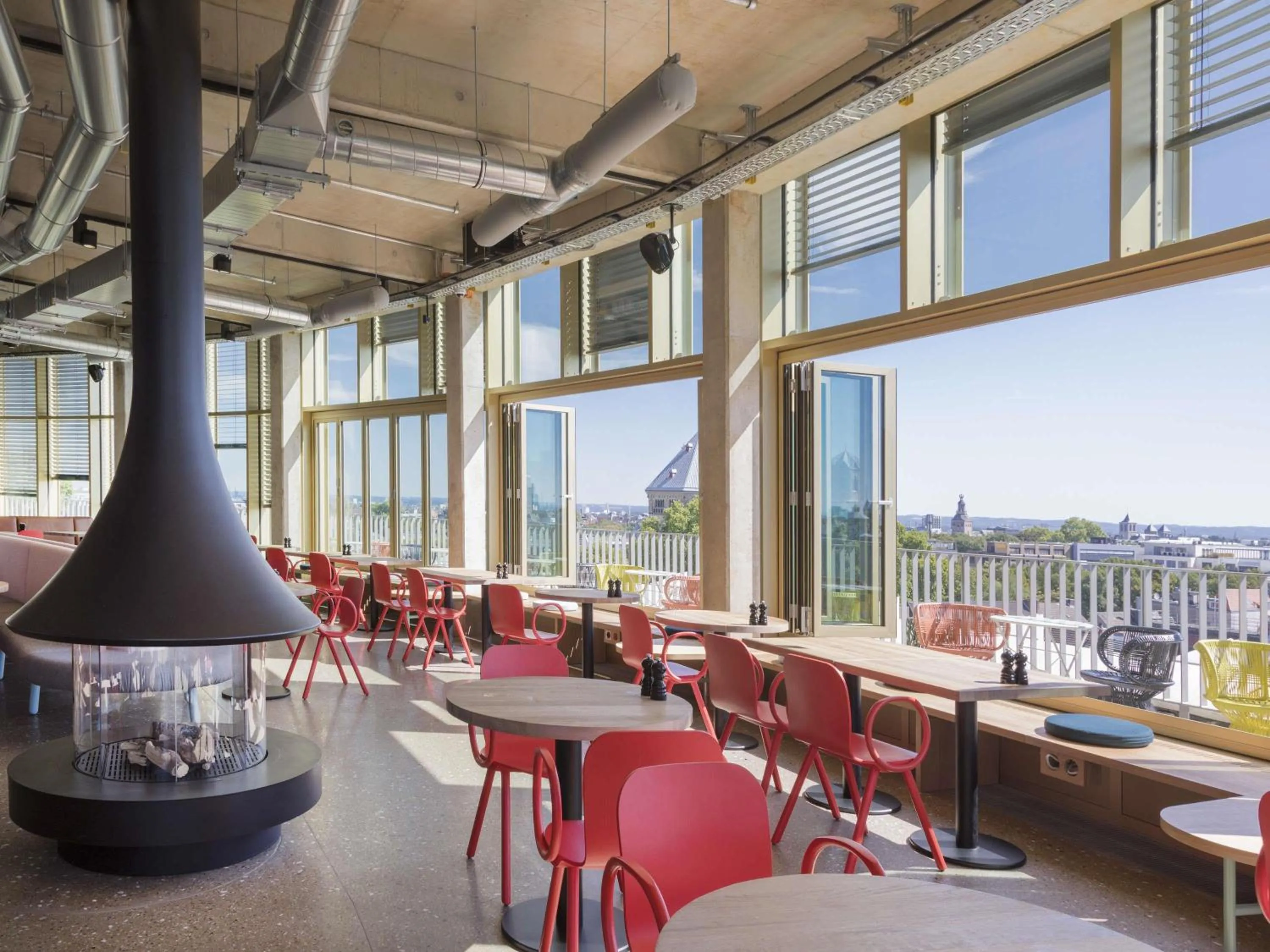 Restaurant/places to eat in 25hours Hotel The Circle